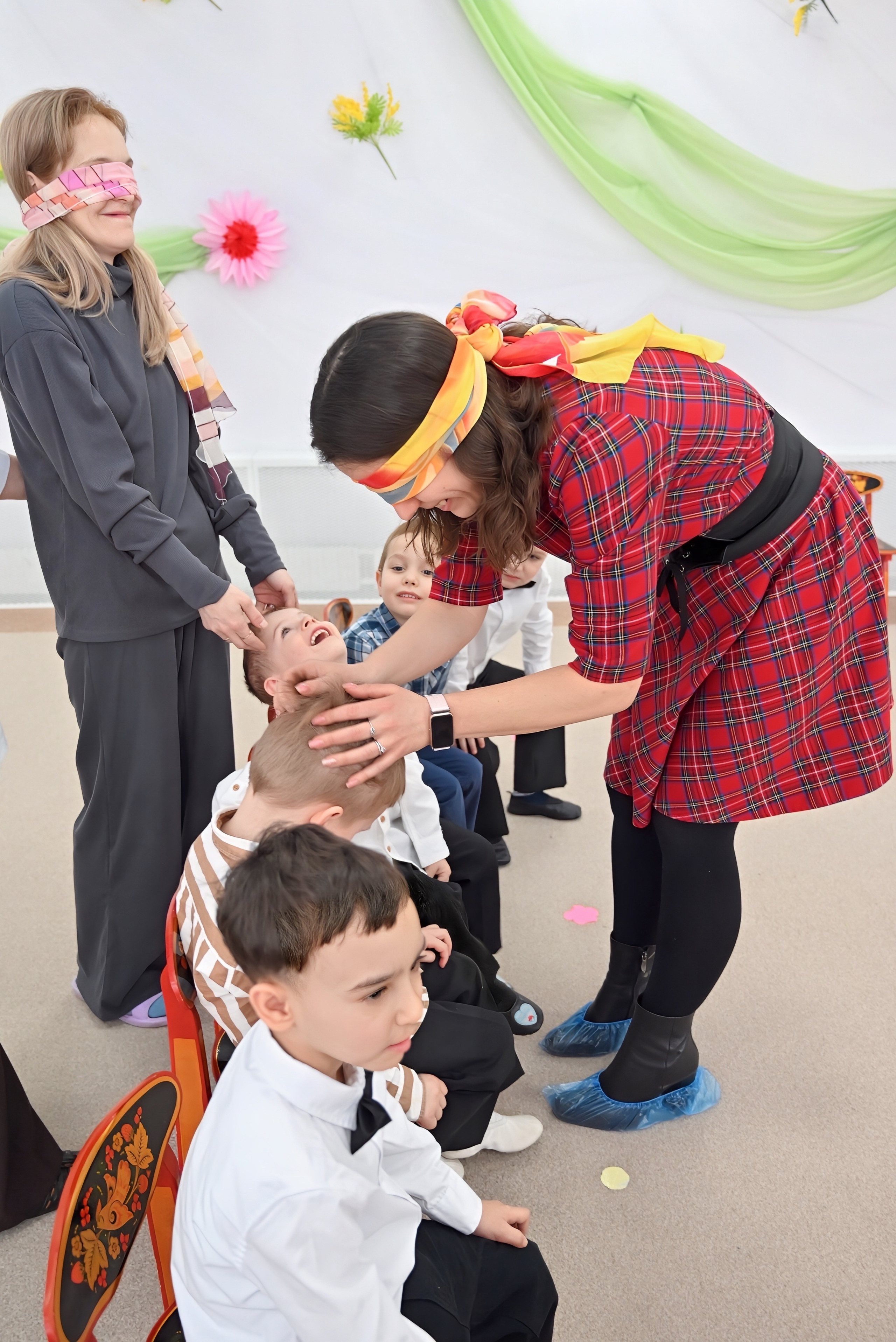 Праздник в группе «Дружная семейка». Семейный и детский фотограф Москва