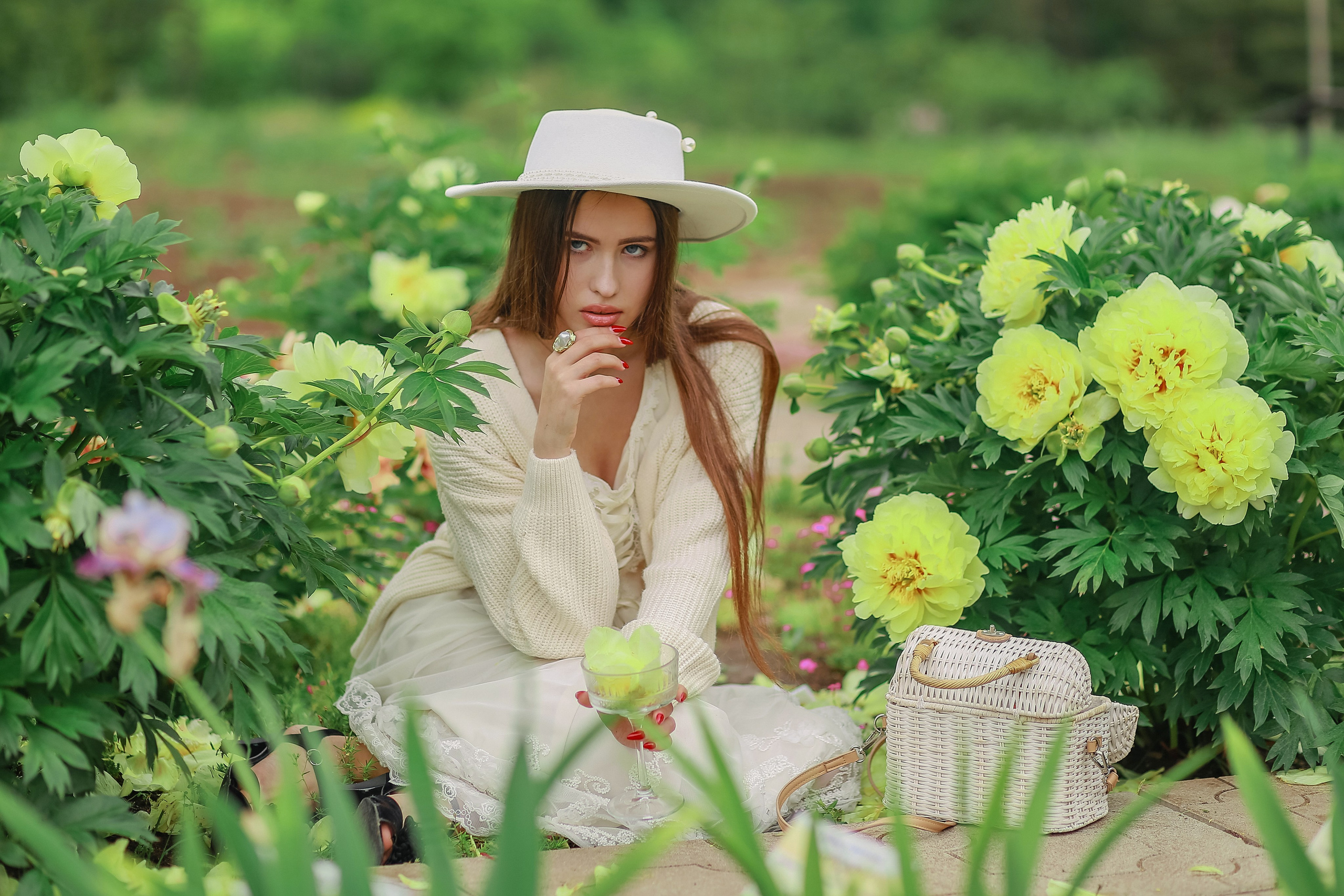 Фотосессия с пионами. Иванова Ирина Свадебный и семейный фотограф г. Уфа