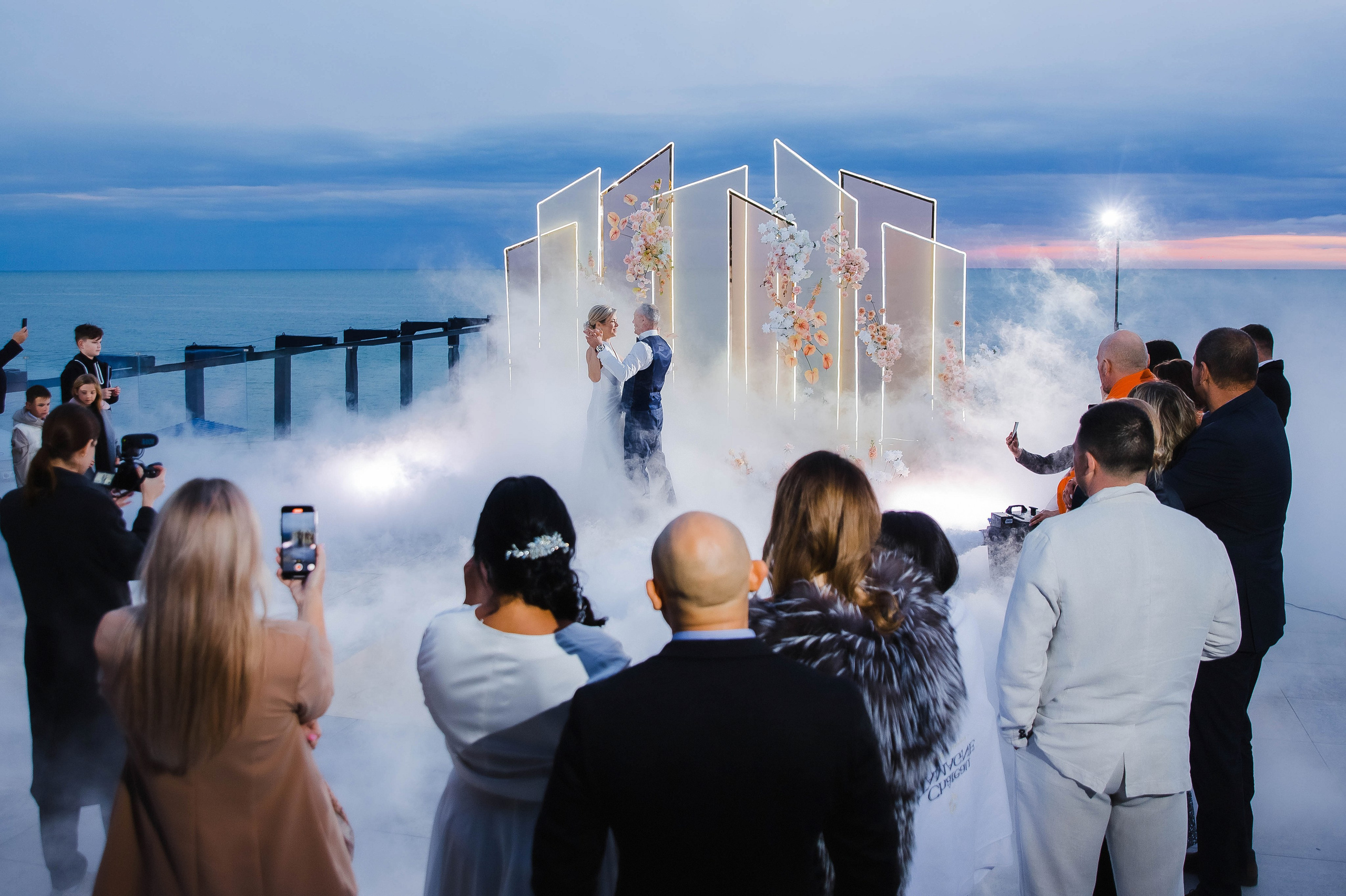 Выездная регистрация в Сочи с видом на море. Свадебный фотограф в Абхазии, Сухум, Гагра, Сочи