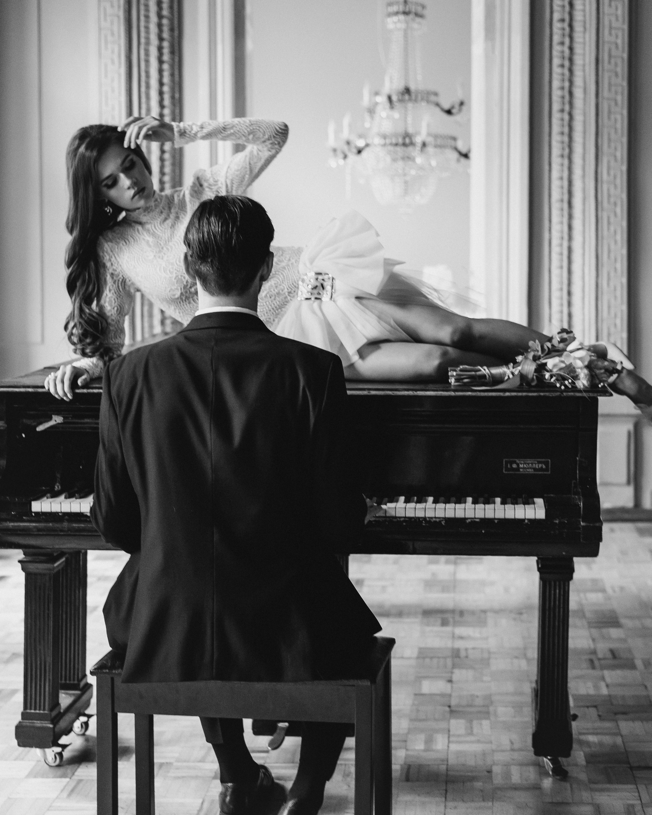 Руслан и Александра. Свадебная фотосессия в студии. Семейный и свадебный фотограф в Москве и области EVGENIA SAVI