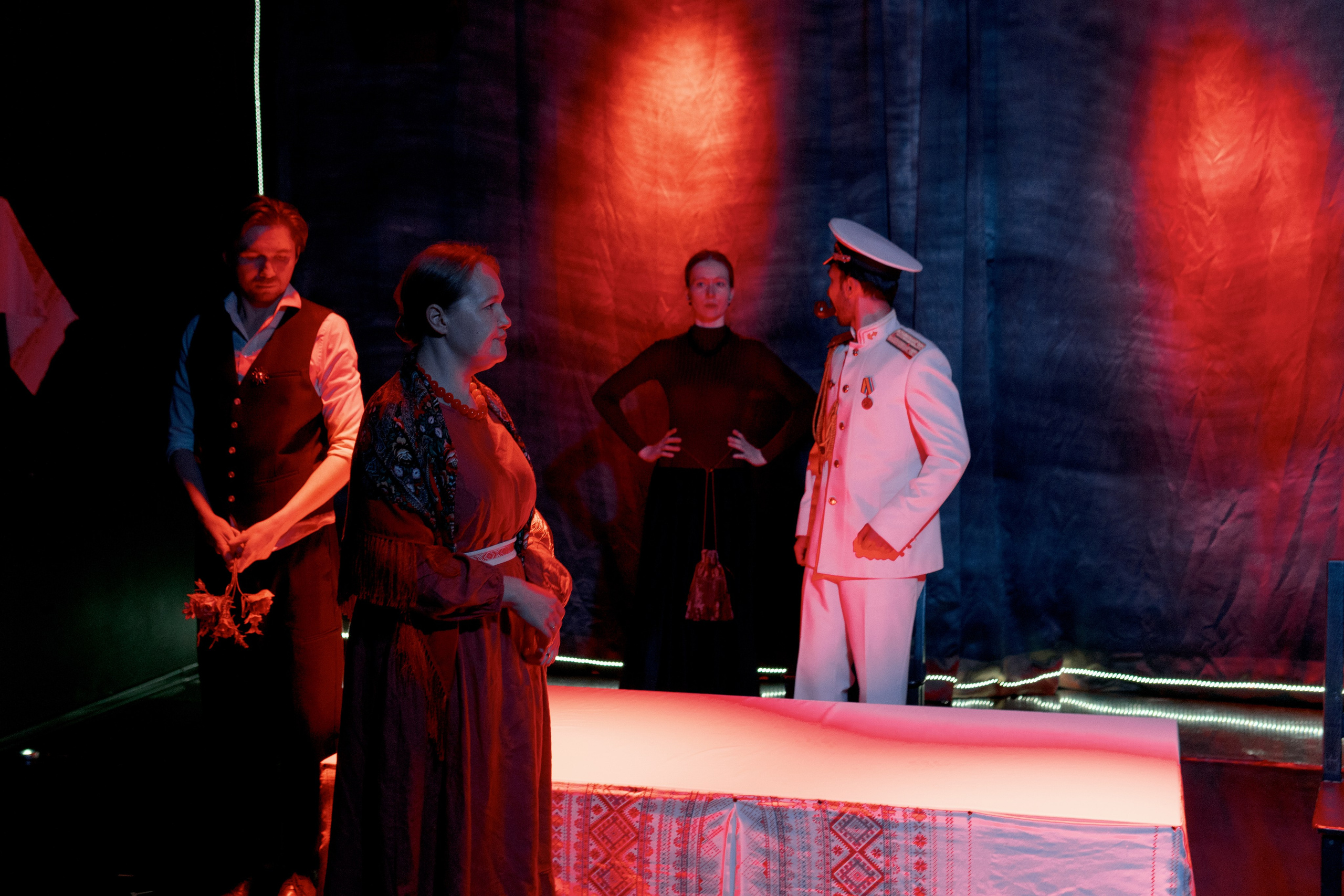 Спектакль «Женитьба». Репортажный и портретный фотограф Андрей Гаровский