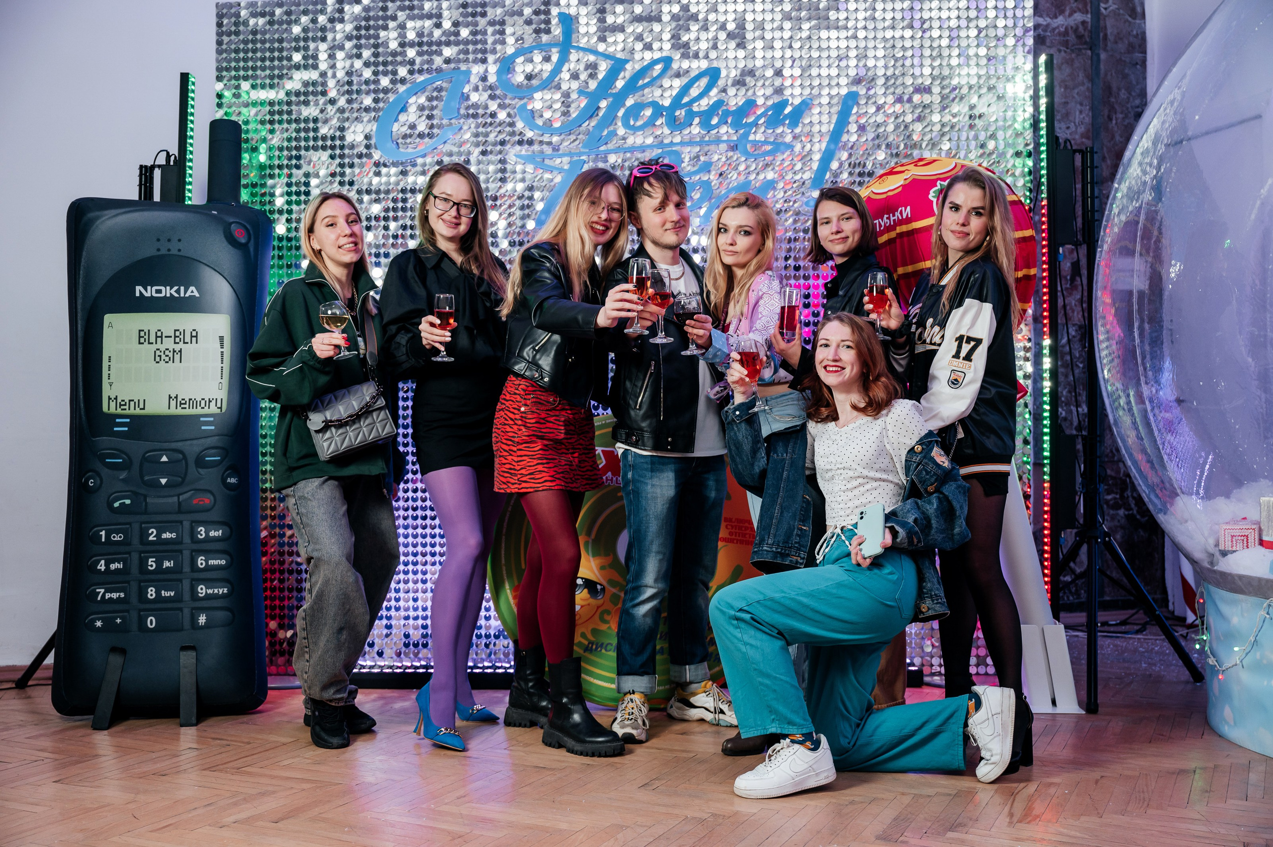 Корпоратив в стиле 90-х. Фотограф Дмитрий Сермяжко