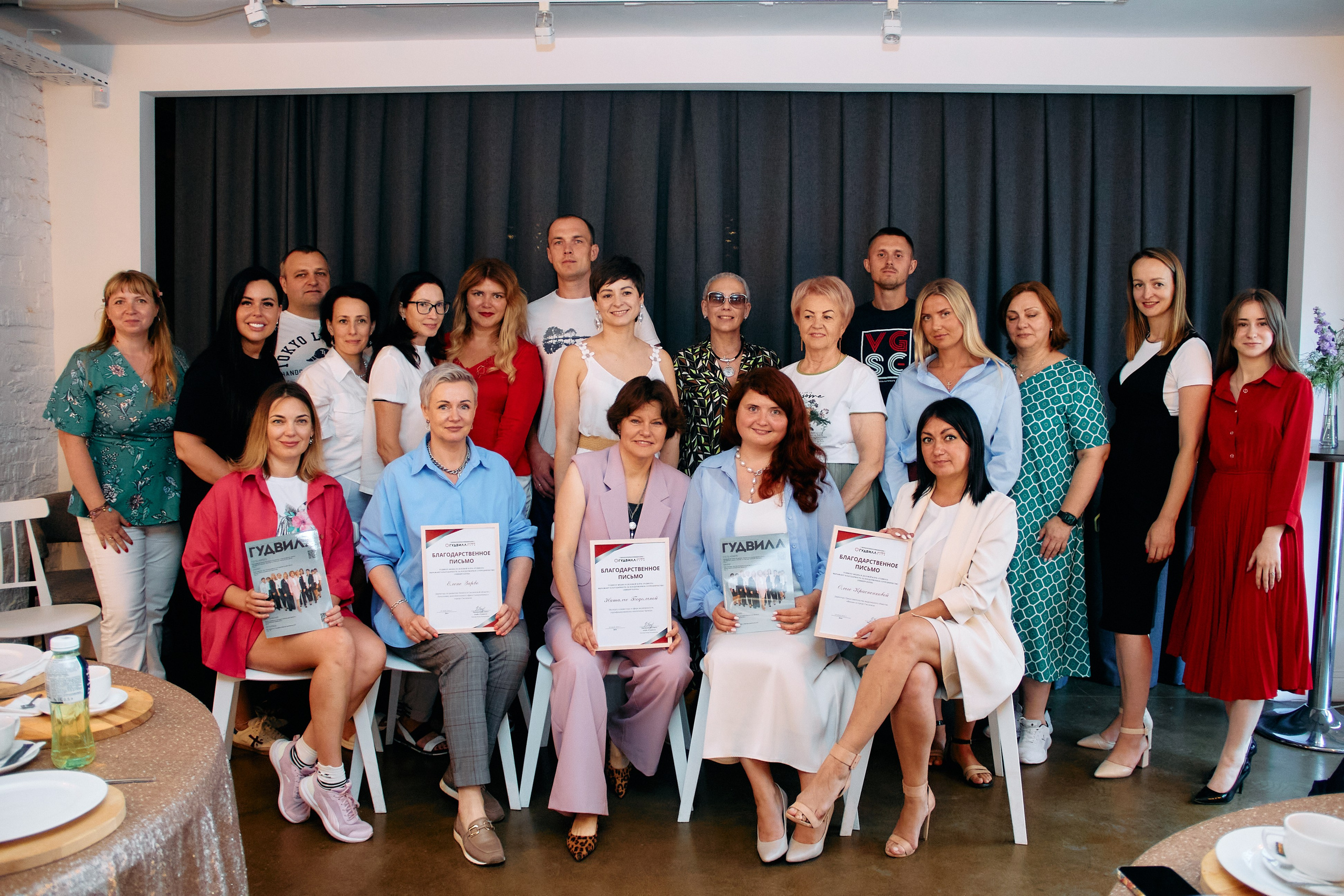 Деловой разговор «Перспективы инвестиций в 2024 году». Фотограф в Смоленске Ася Польшина