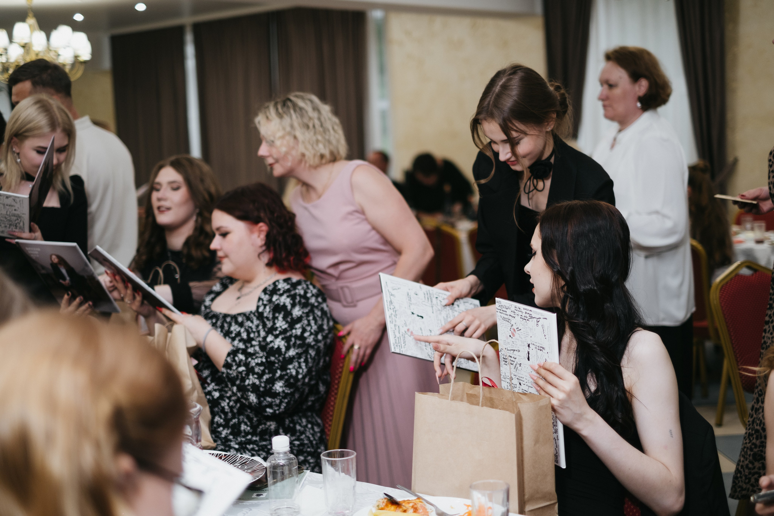 Выпускной 11 класс школы № 30. Свадебный и репортажной фотограф Денис Ожигин в Краснодаре и Краснодарском крае