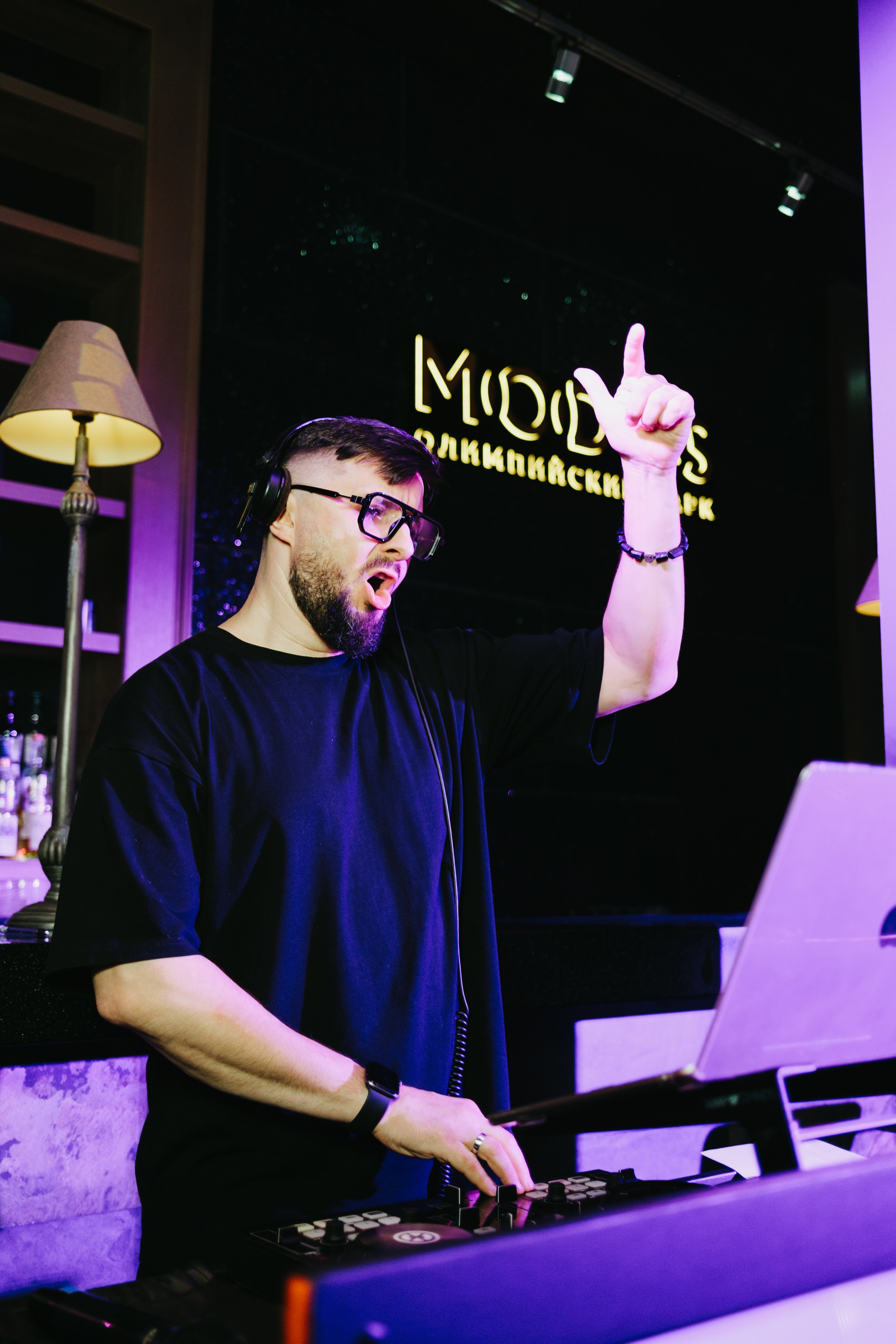 Корпоратив в Сириусу (Адлер) 10 лет компании. Свадебный фотограф Денис Ожигин в Краснодаре и крае. Эмоциональная и стильная съемка вашего дня