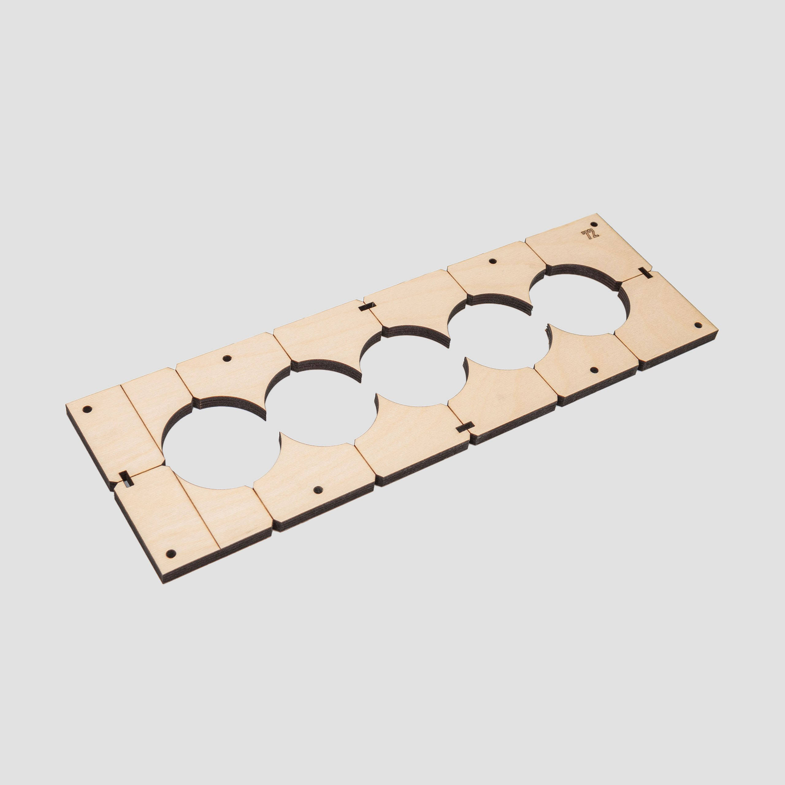 Предметные фотографии шаблонов и коронок для сверления стен