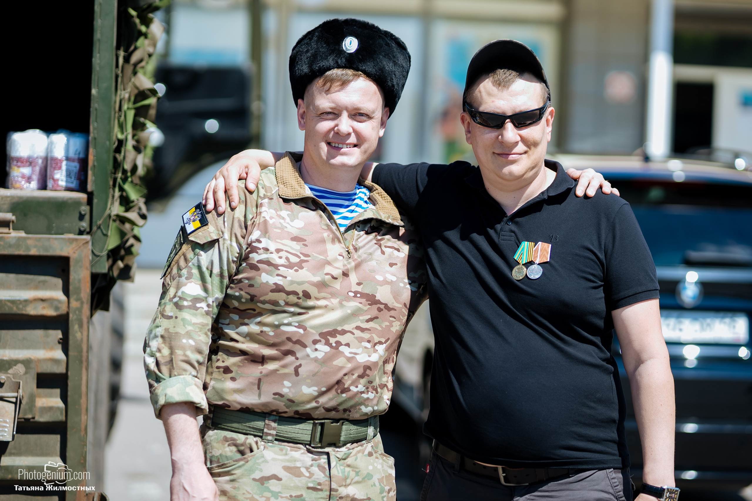 8 июня «Патриоты из Курска» сбор гуманитарной помощи у кинотеатра «Родина». Фотограф Нижний Новгород Татьяна Кейод