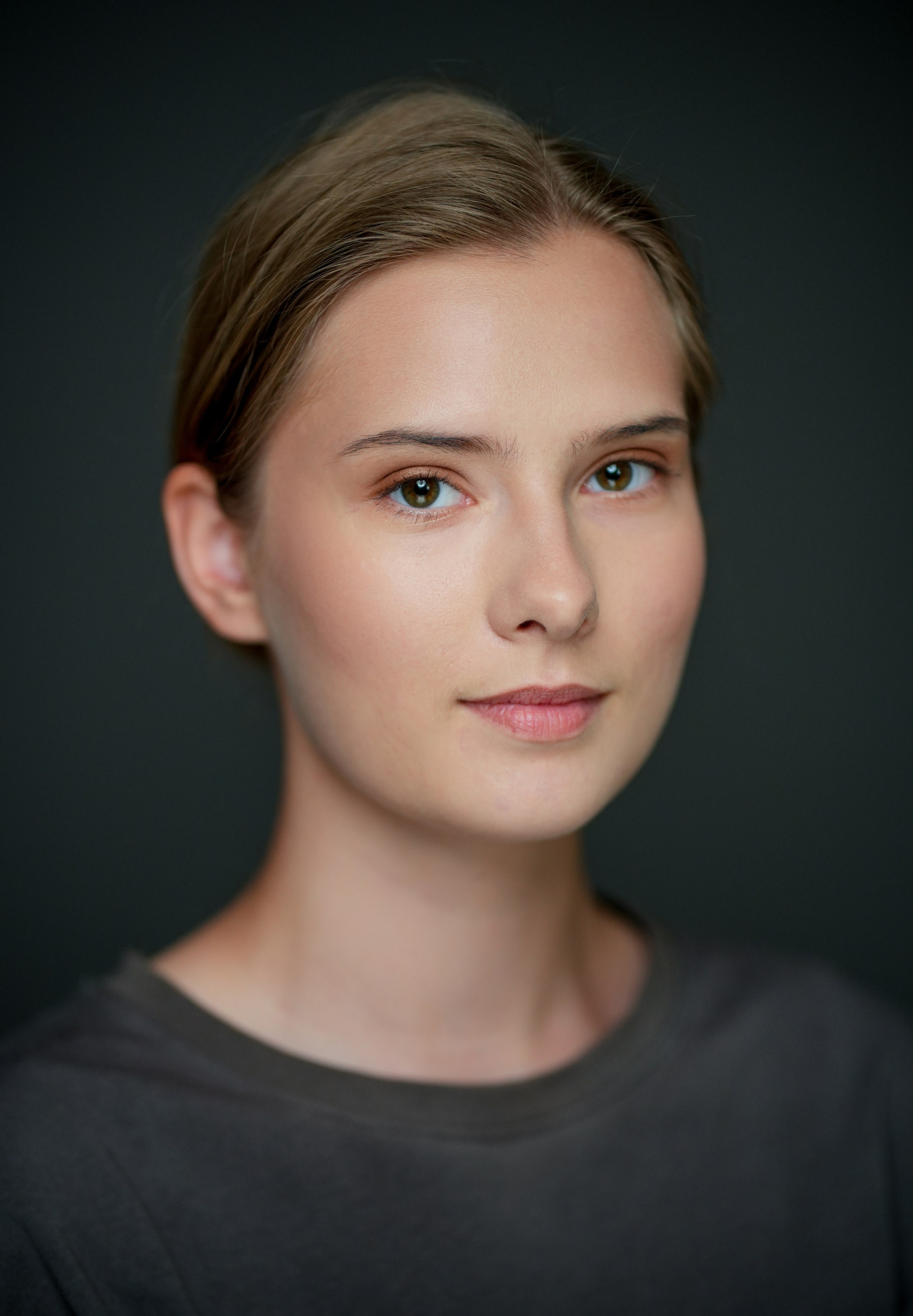 Актриса Юлиана Высоцкая. Портретная съемка в Москве, студийный фотограф Игорь Фомин