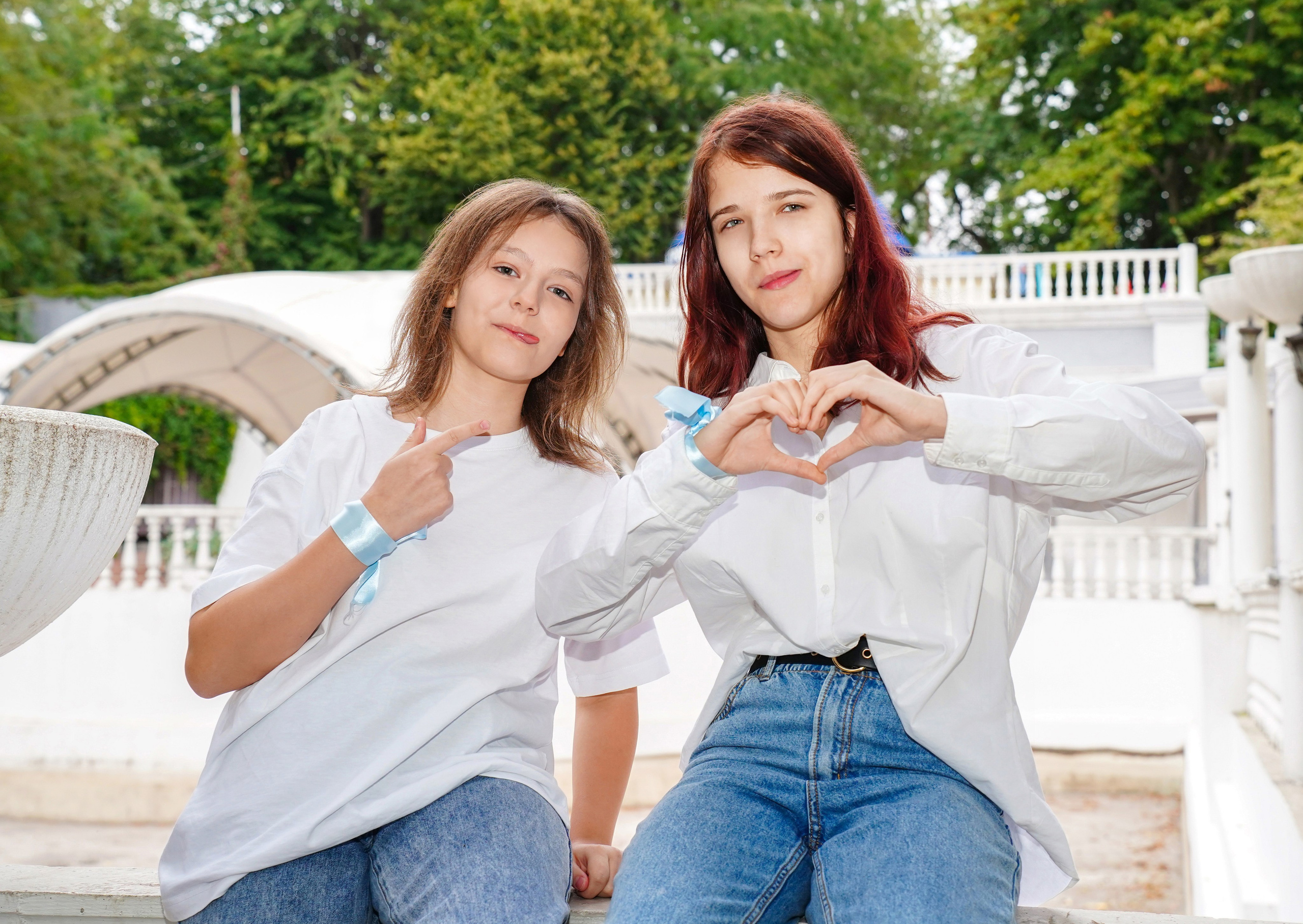 Парк Горького _бело-голубые оттенки старшая школа. MEMENTO.Выпускные альбомы, школьные, юбилейные и другие книги. Ростов-на-Дону