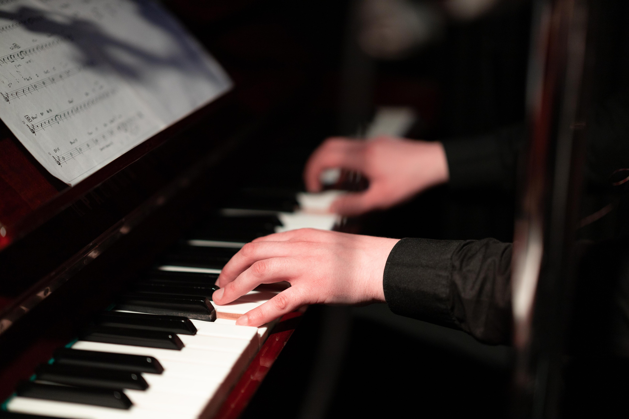 Film backstage. VICTORIA SHU