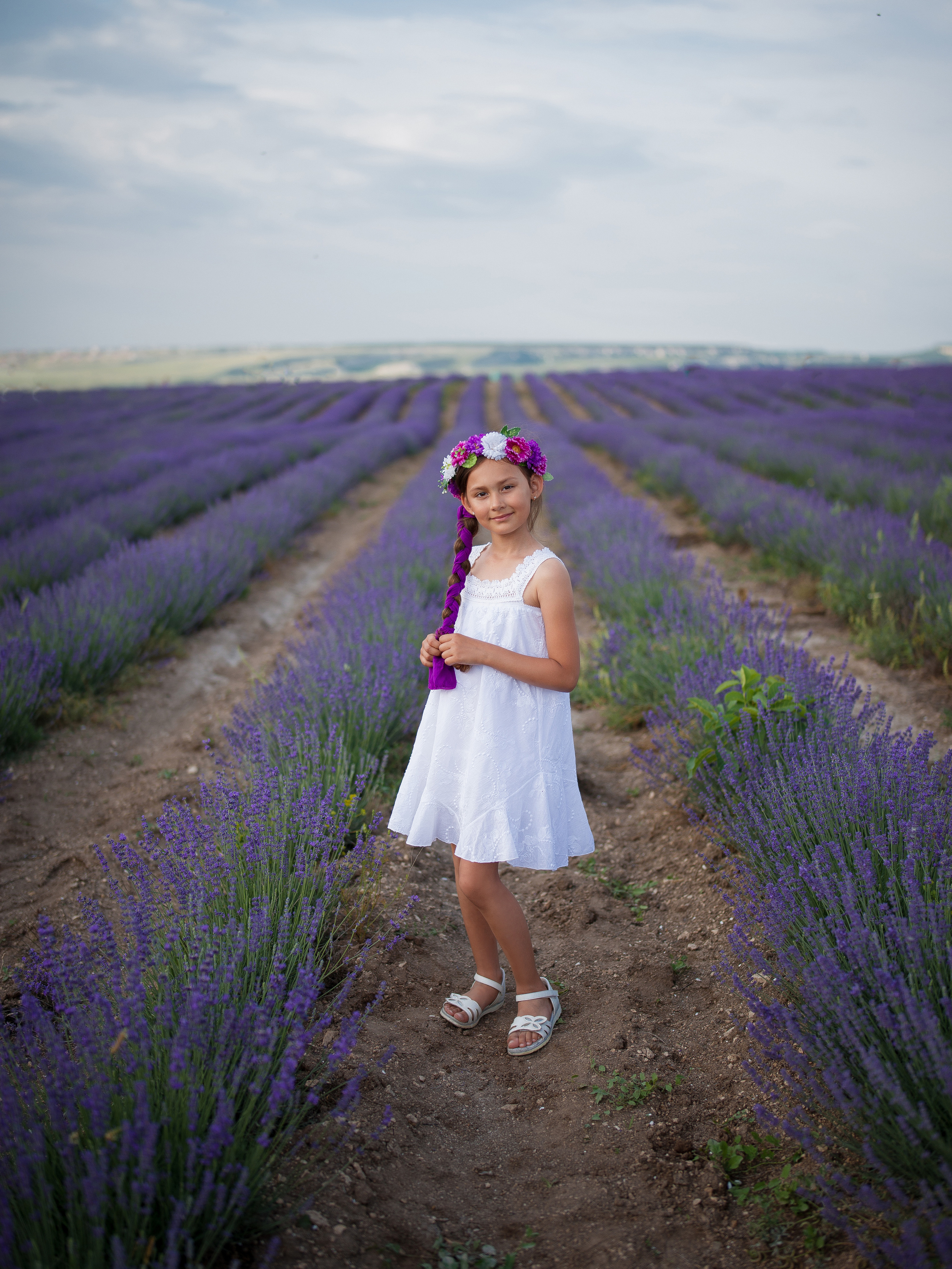 Детская фотосессия в цветущей лаванде. Ознакомиться с портфолио, уточнить условия и цены можно на сайте или по телефону, указанному в разделе "Контакты", предварительная запись по телефону +79788481042