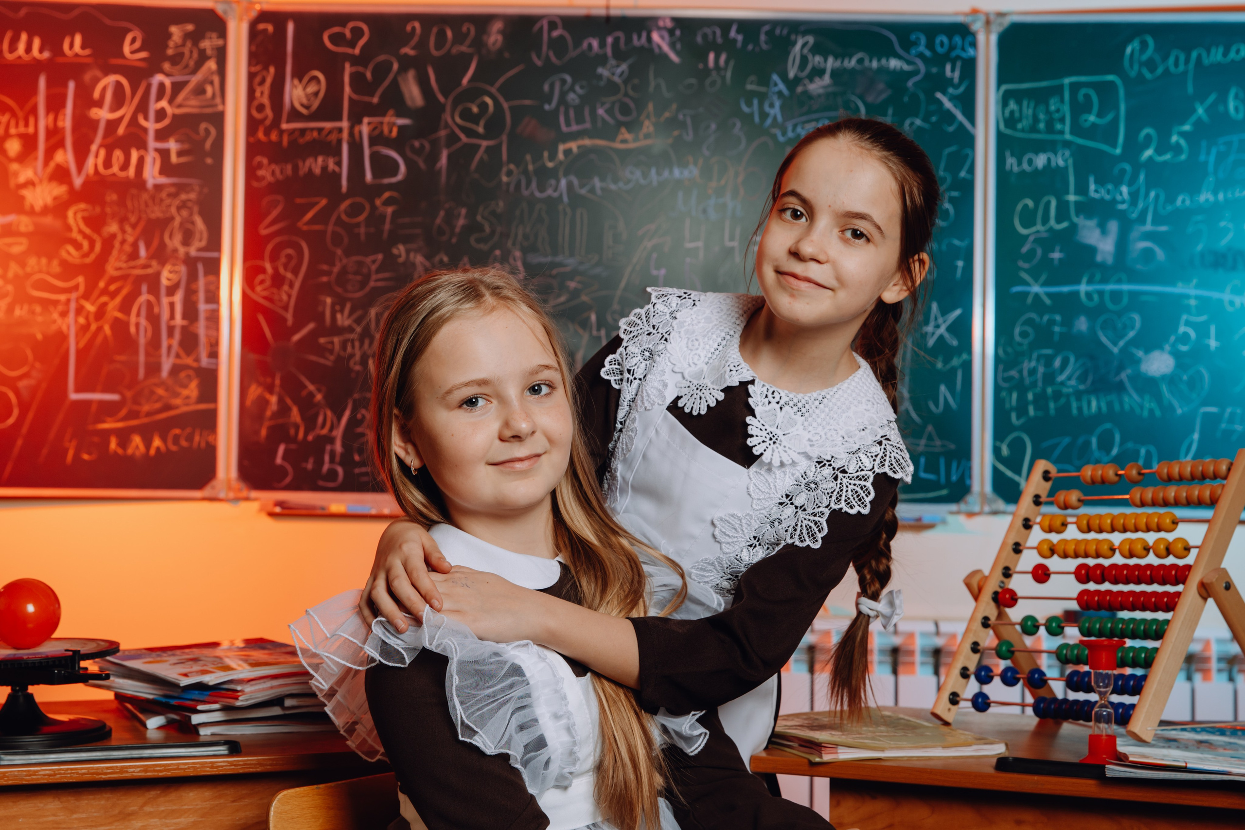 Школьные альбомы в Чернянке. Фотограф Максим Никонов