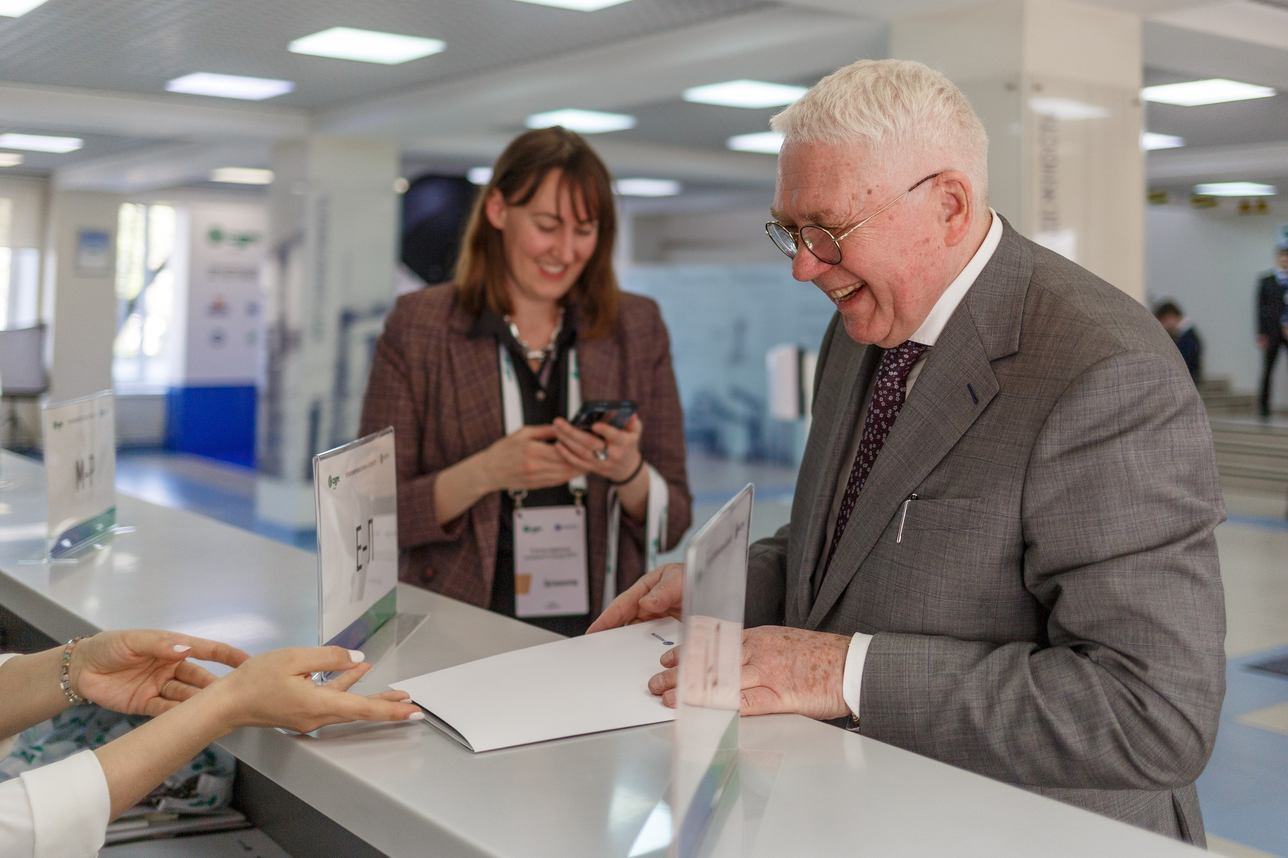 Фотосъемка конференции CIGRE в ПАО Россети. Репортажный фотограф Борис Геер