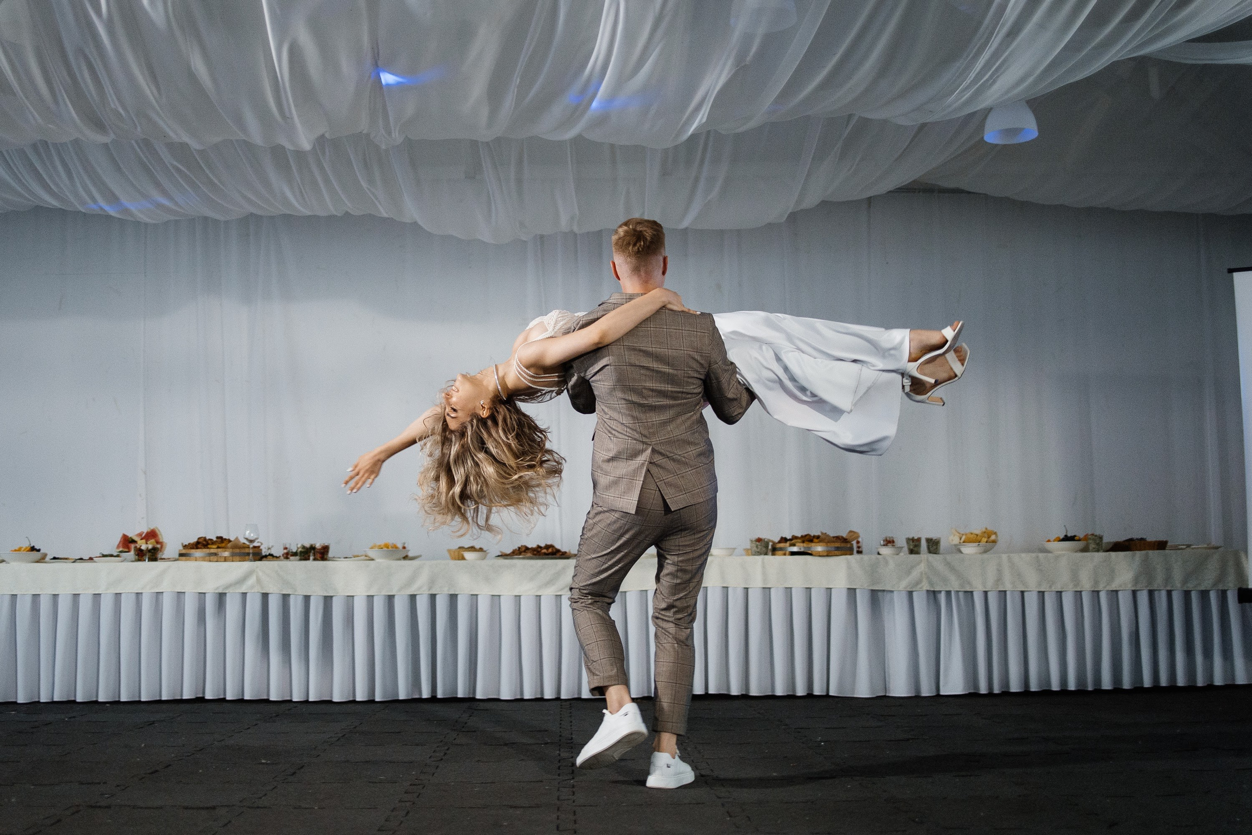 Свадебная вечеринка. Свадебный  фотограф Новосибирск