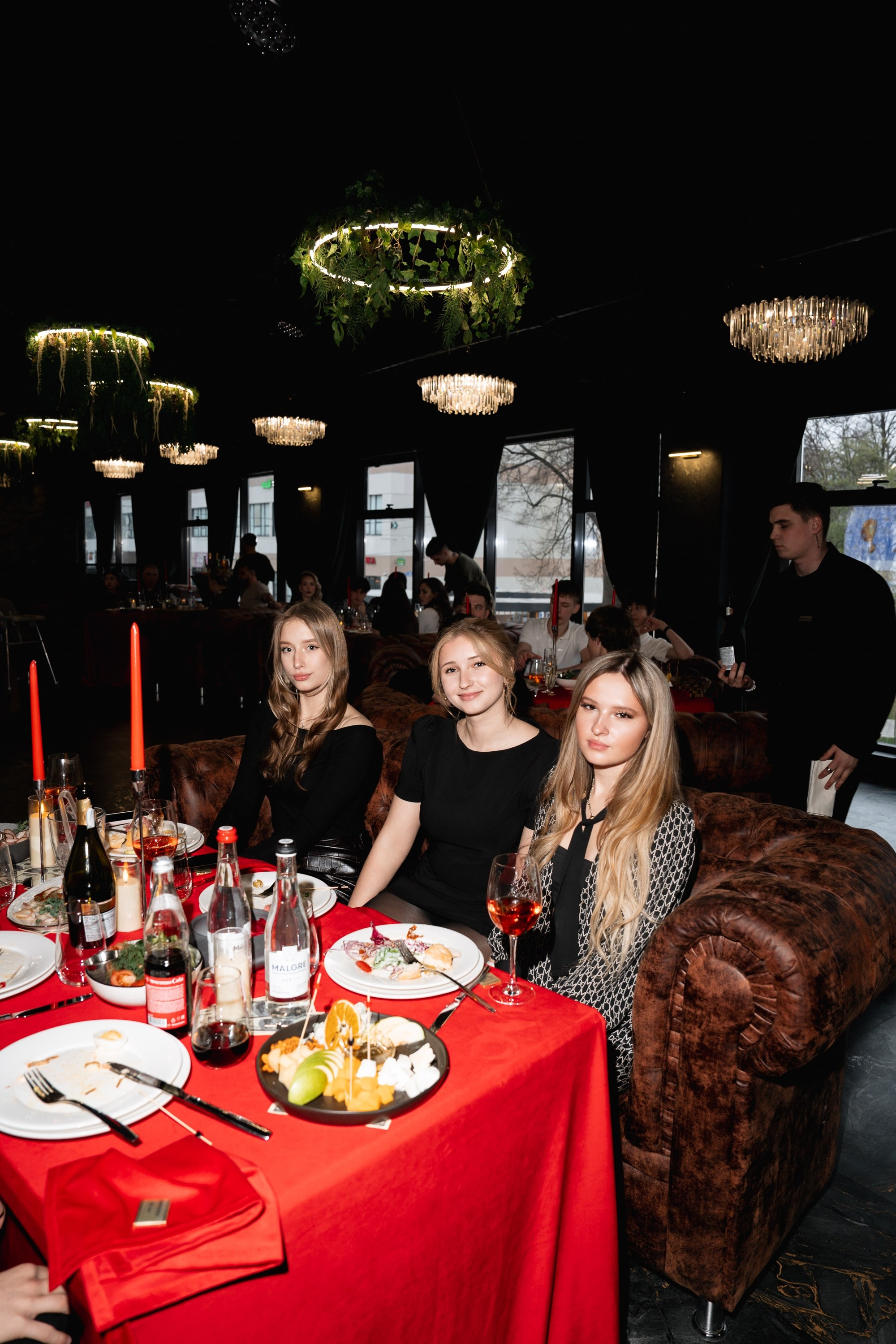 18 ЛЕТ. Женский портрет