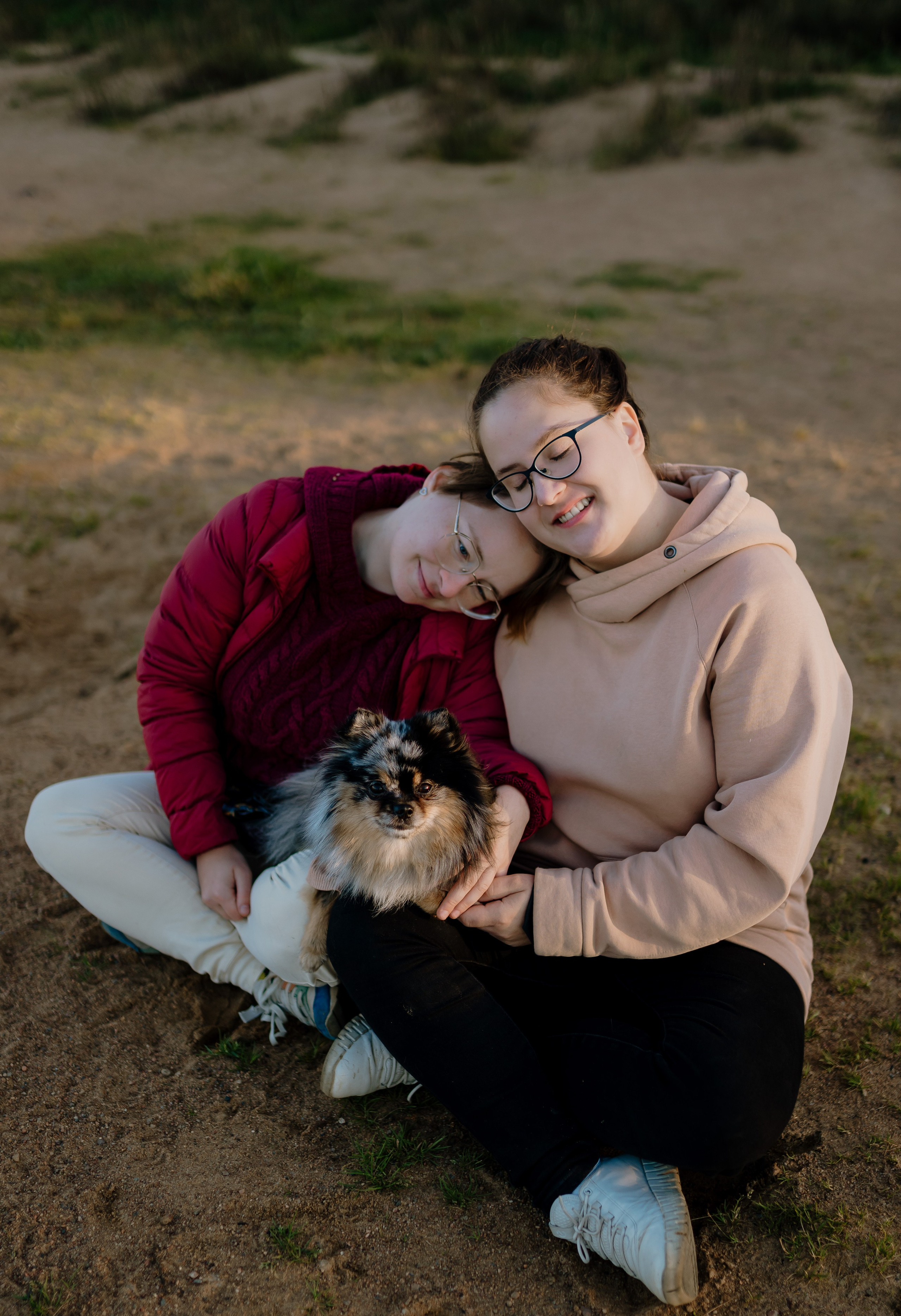 Семейная фотосессия с двумя собаками на закате. Фотограф анималист в Спб недорого Олеся Майорова