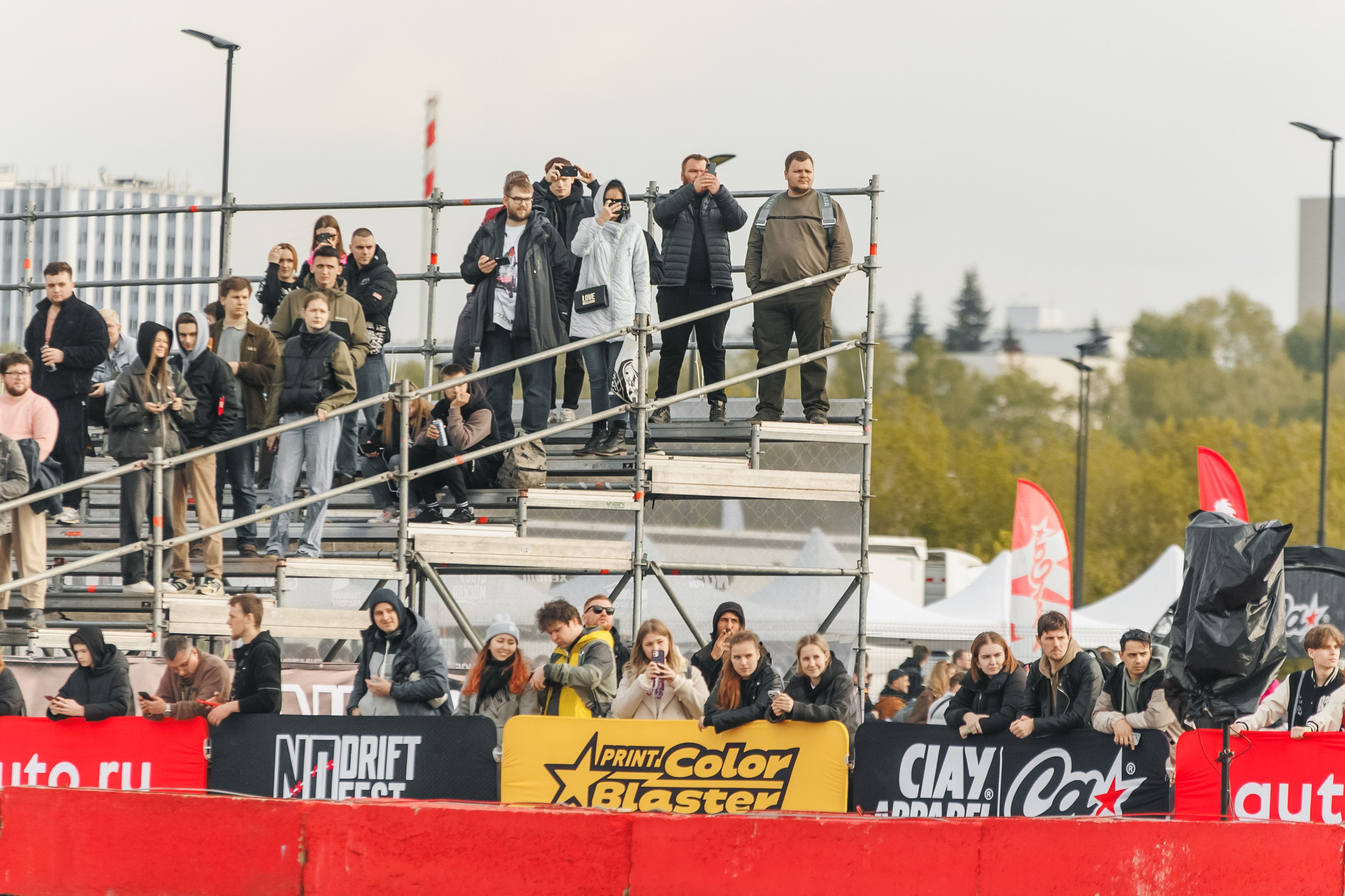 Выставка и дрифт машин. Репортажный фотограф. Москва. Алина Ланская
