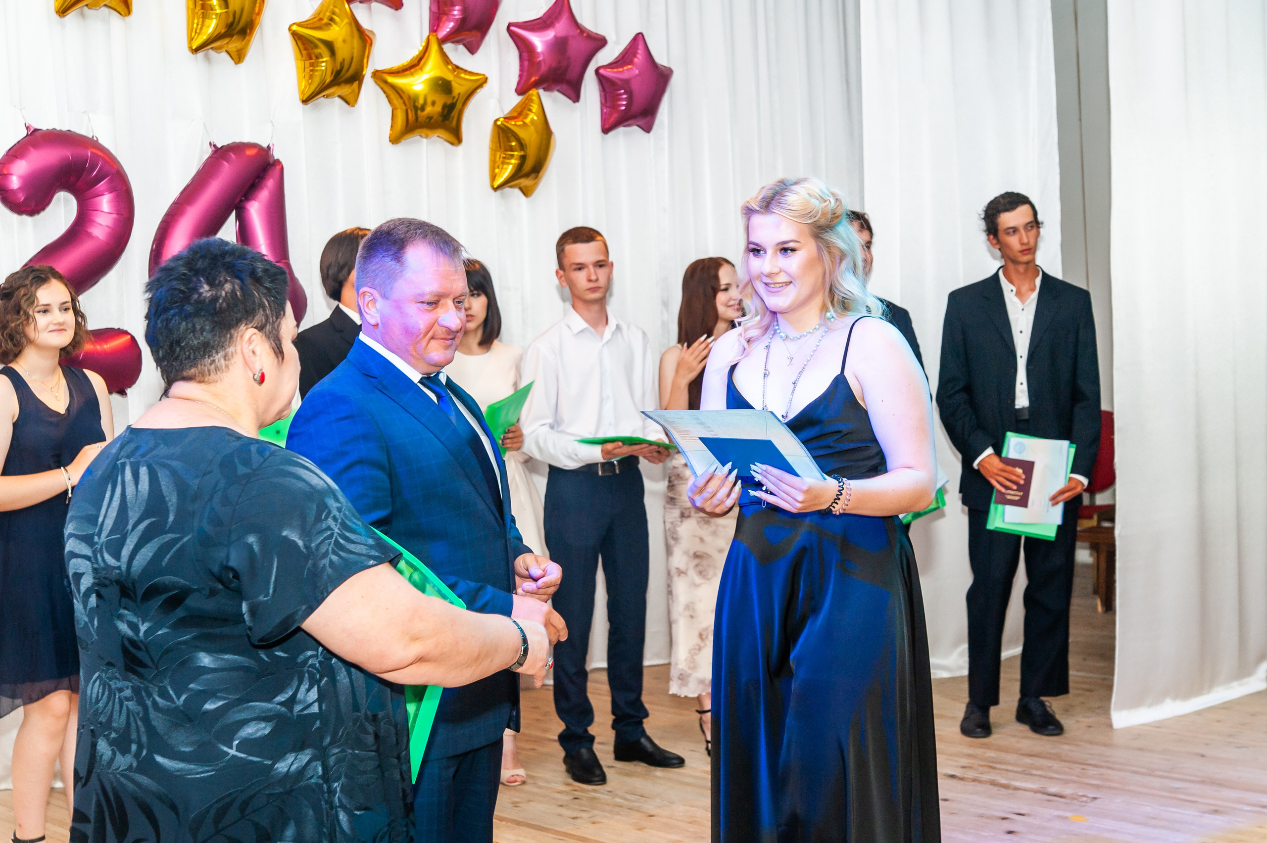 Выпускной МАОУ СОШ № 17 им. Эдуарда Есаяна. Свадебный и семейный фотограф Денис Лукьянов в Краснодаре, Краснодарском крае и Республике Крым