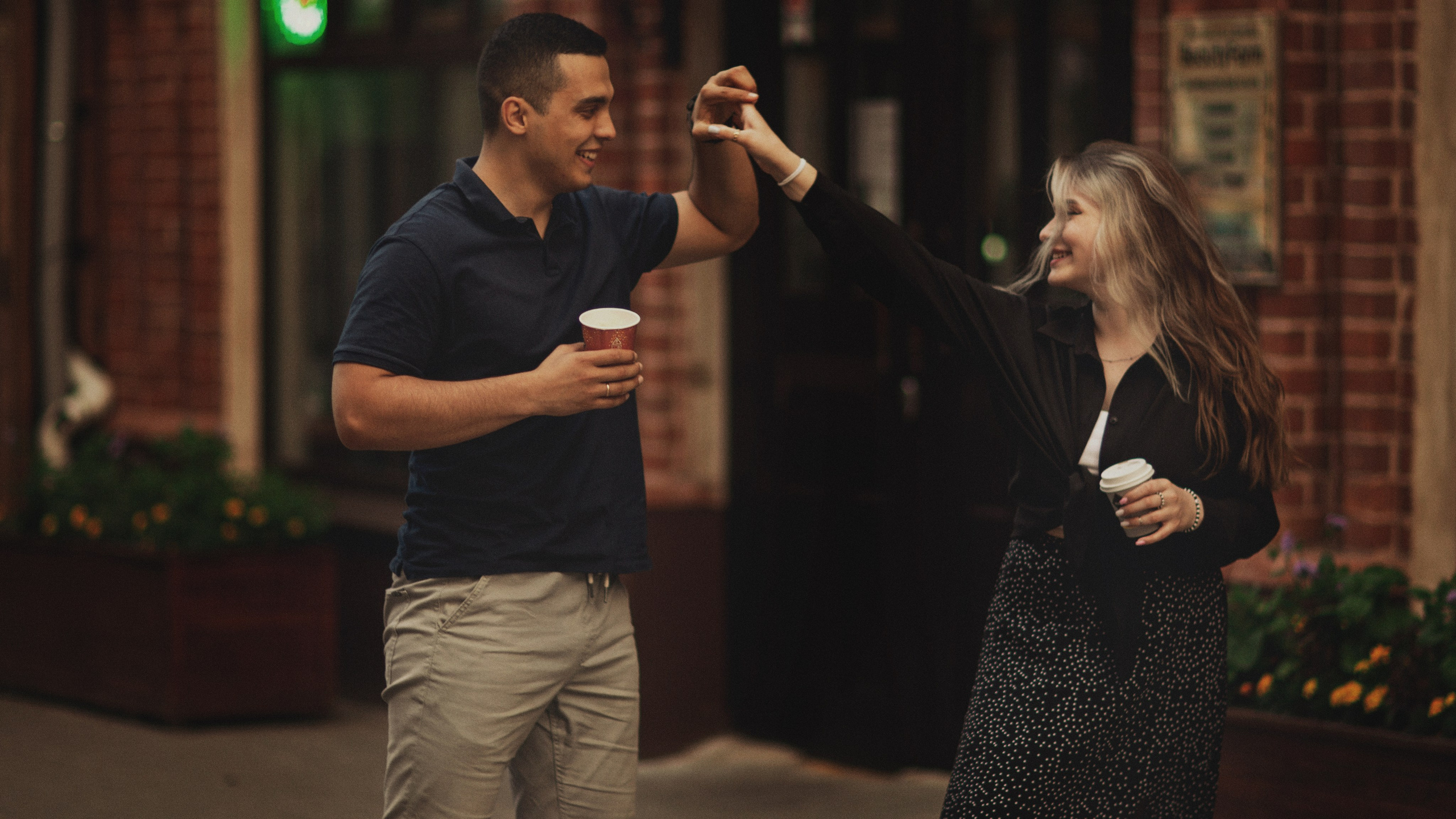 Свидание в кафе. Олеся Ефанова фотограф Иваново, Тейково и Плёс