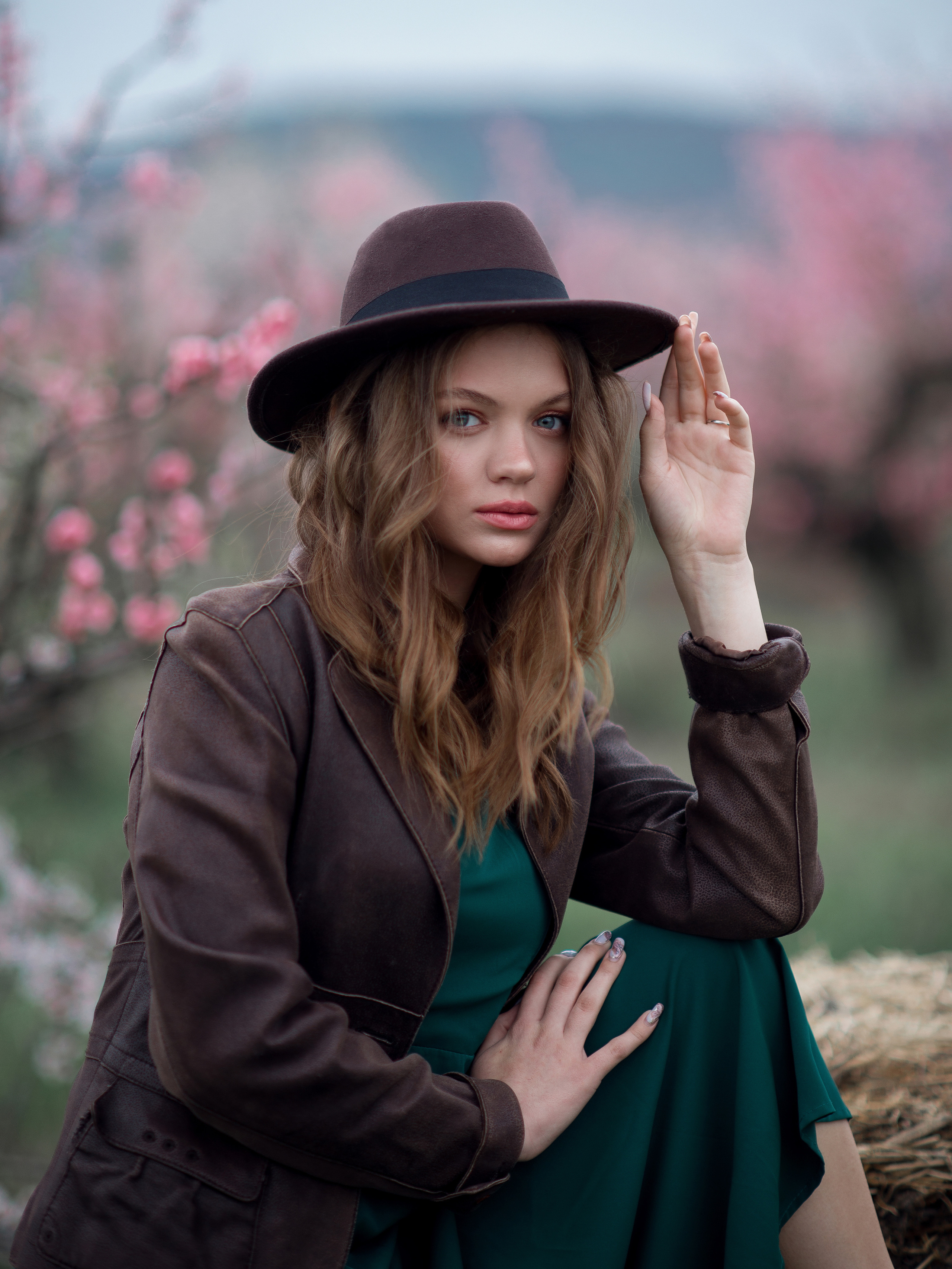 Фотосессия в цветущем персиковом саду в Крыму (Терновка). Фотограф в Севастополе Погребняк Александра. Уточнить, зарезервировать дату для фотосъемки +79788481042 