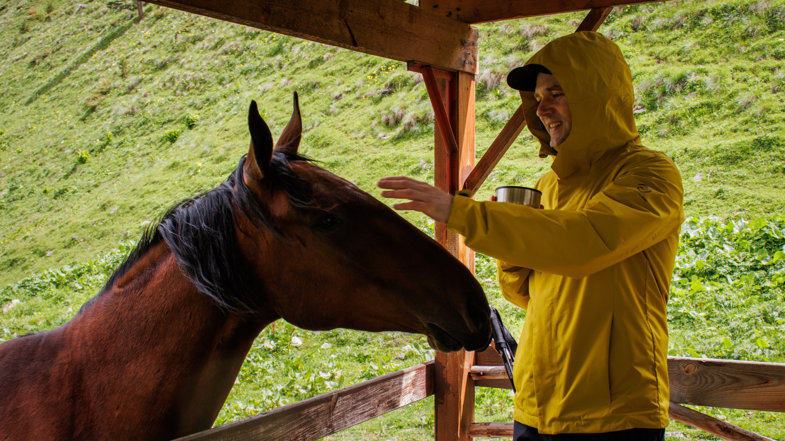 Трекинг / Терскольский водопад. Фотограф на трекинг и восхождение Эльбрус, Приэльбрусье. Елизавета Бобок