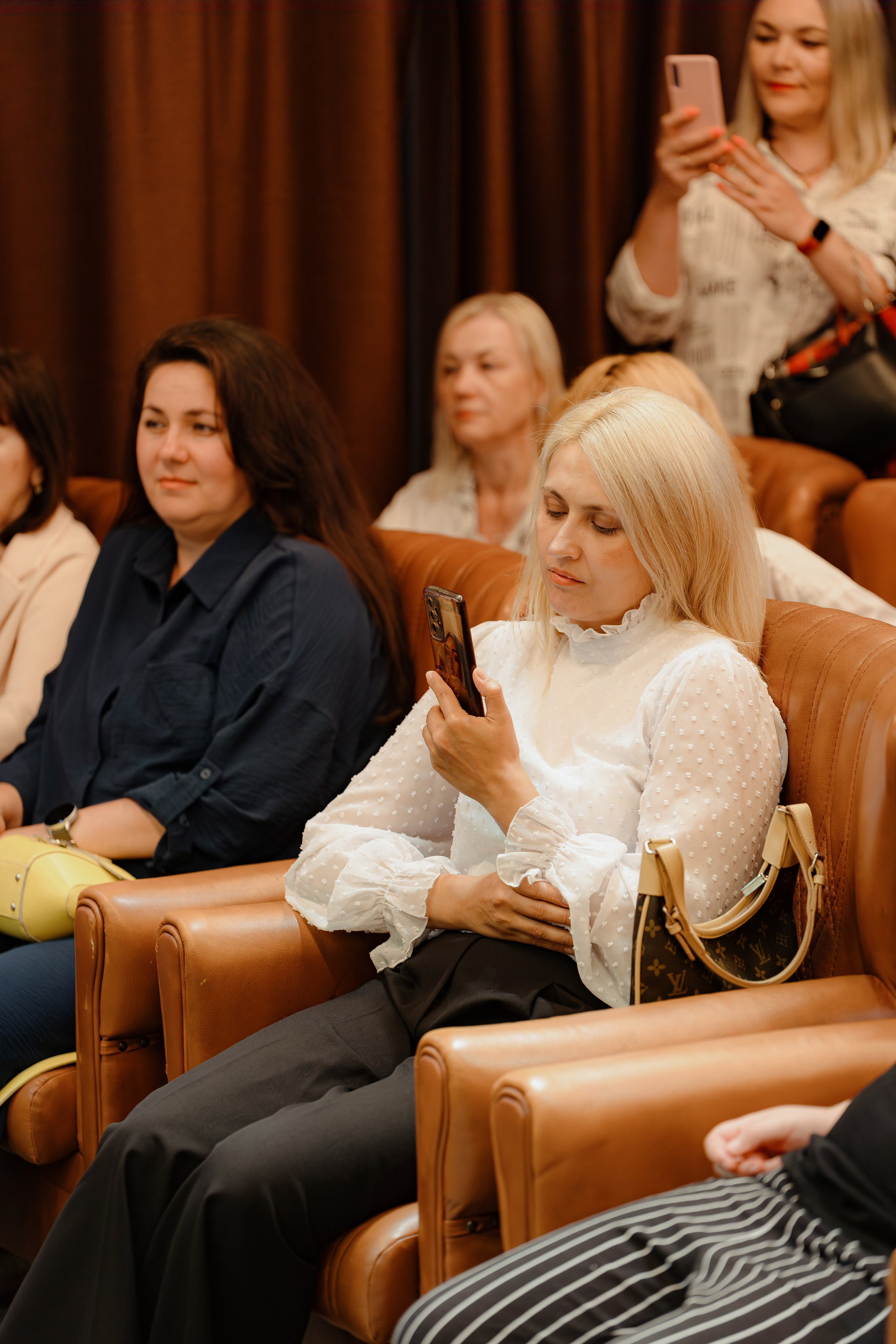 Презентация книги. Свадебный и репортажный фотограф Киров | Вадим Карпук