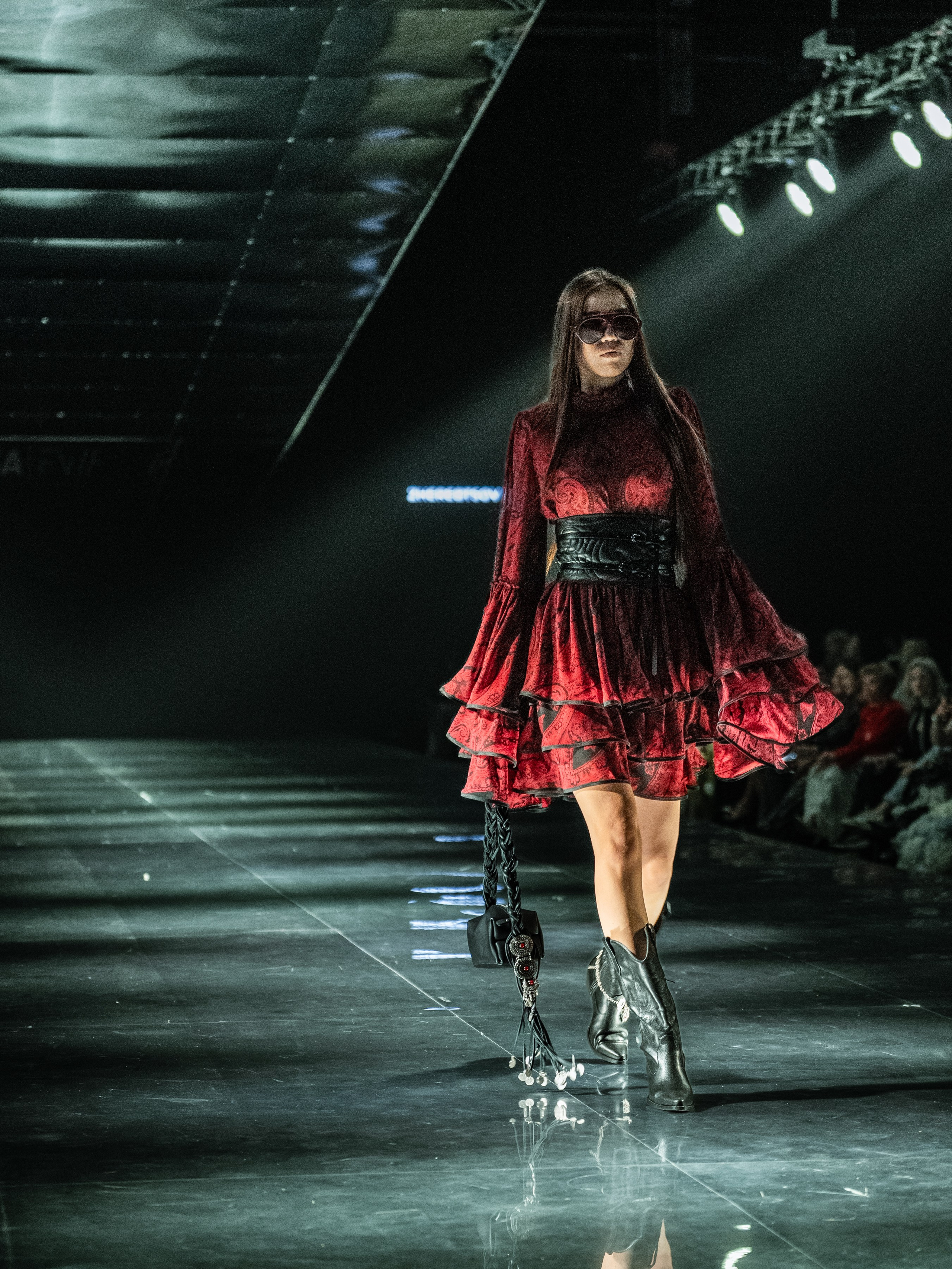 Visa Fashion Week Almaty Pre-Fall 2026 April Leonid Zherebtsov. Сайт Алматинского НЮ АРТ, будуар и фэшн фотографа Дениса Карпенко