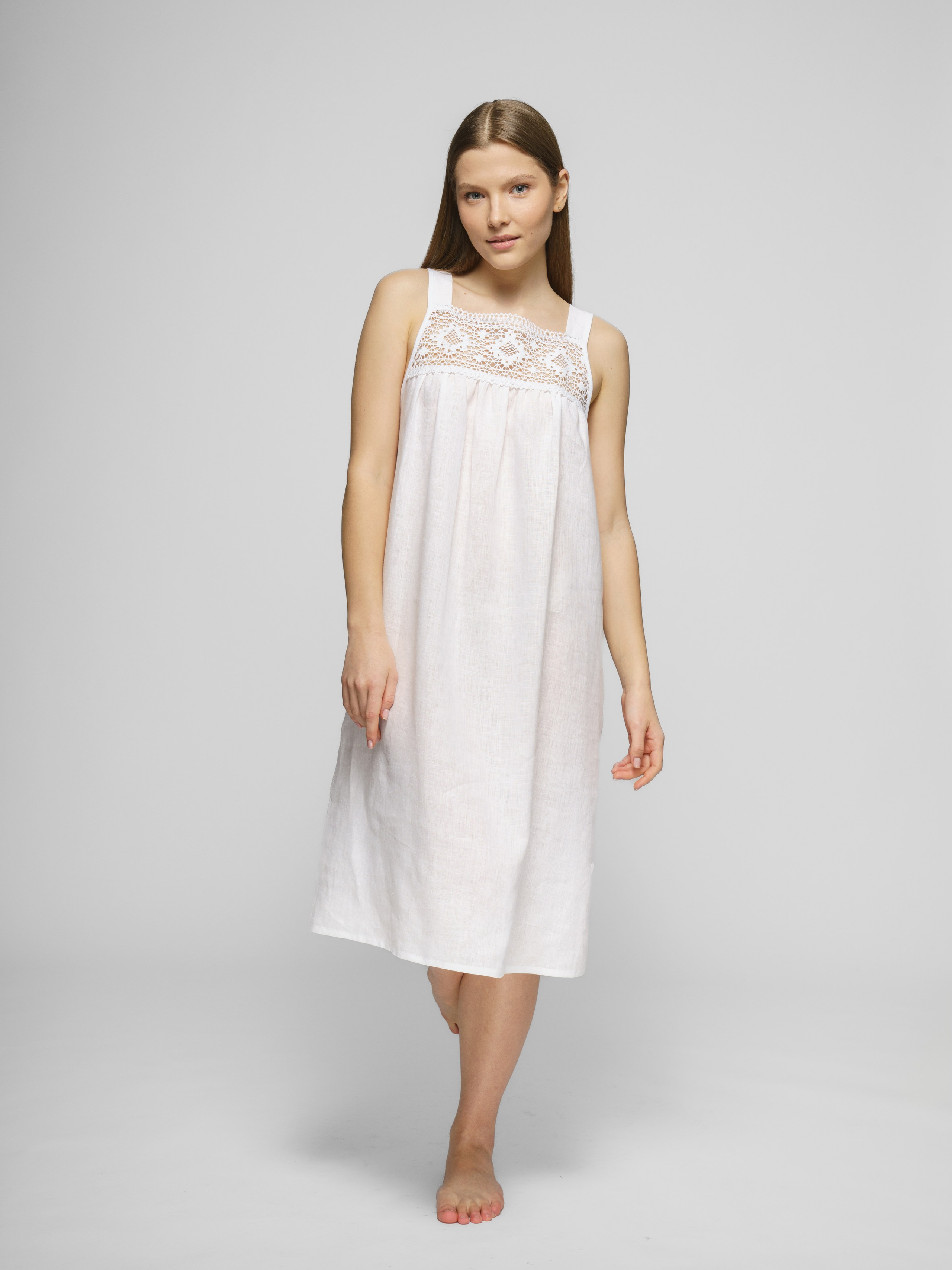 Лён (фартук, сорочки), модель Оксана. KED Production — продакшн из СПб. Создаём фото, видео и контент, который помогает брендам и селлерам продавать больше