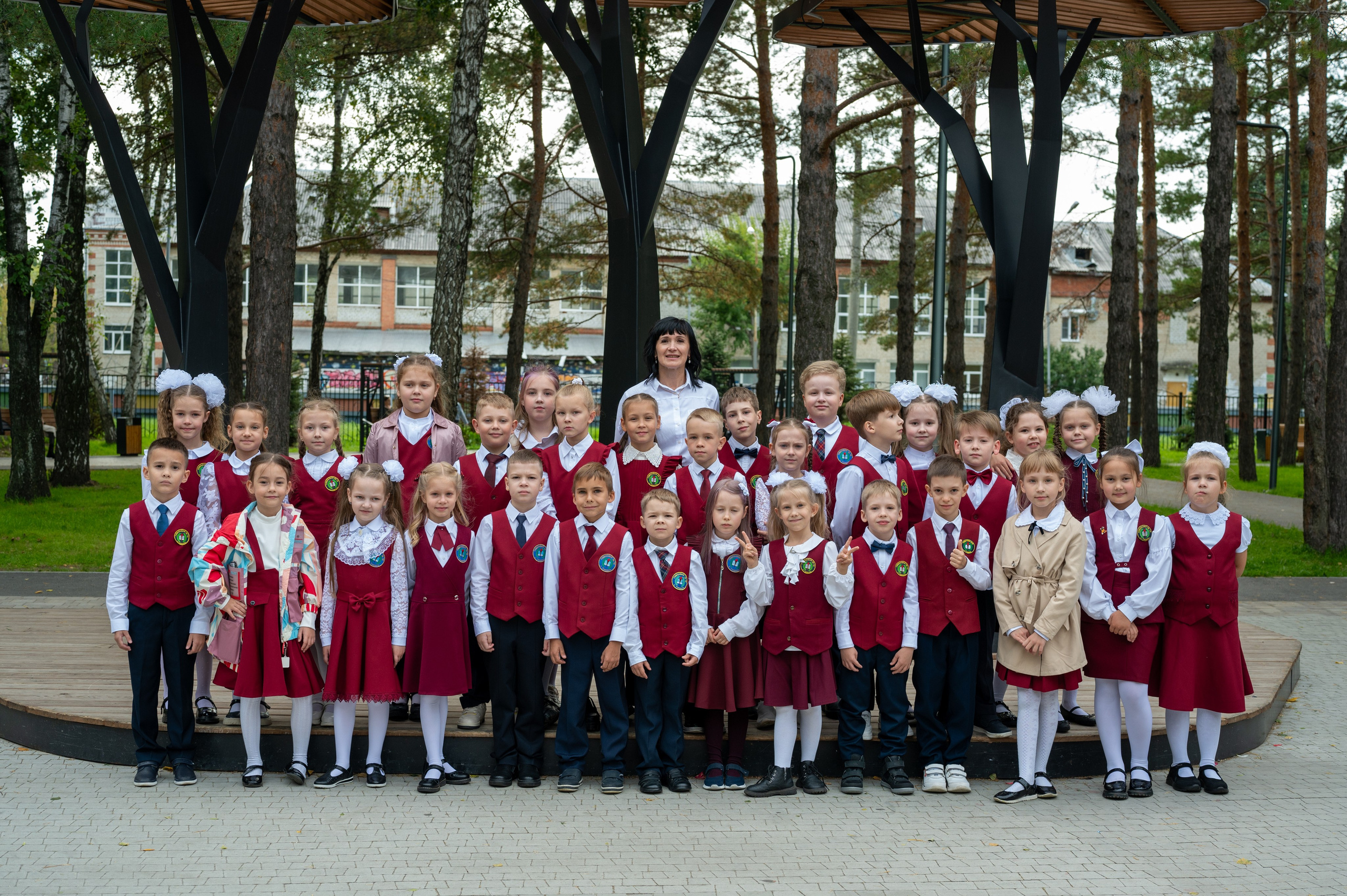 1 сентября 16 гимназия 2 класс (линейка + в классе+ на улице). Фотограф новорожденных, семейный детский в Тюмени Татьяна Морозова