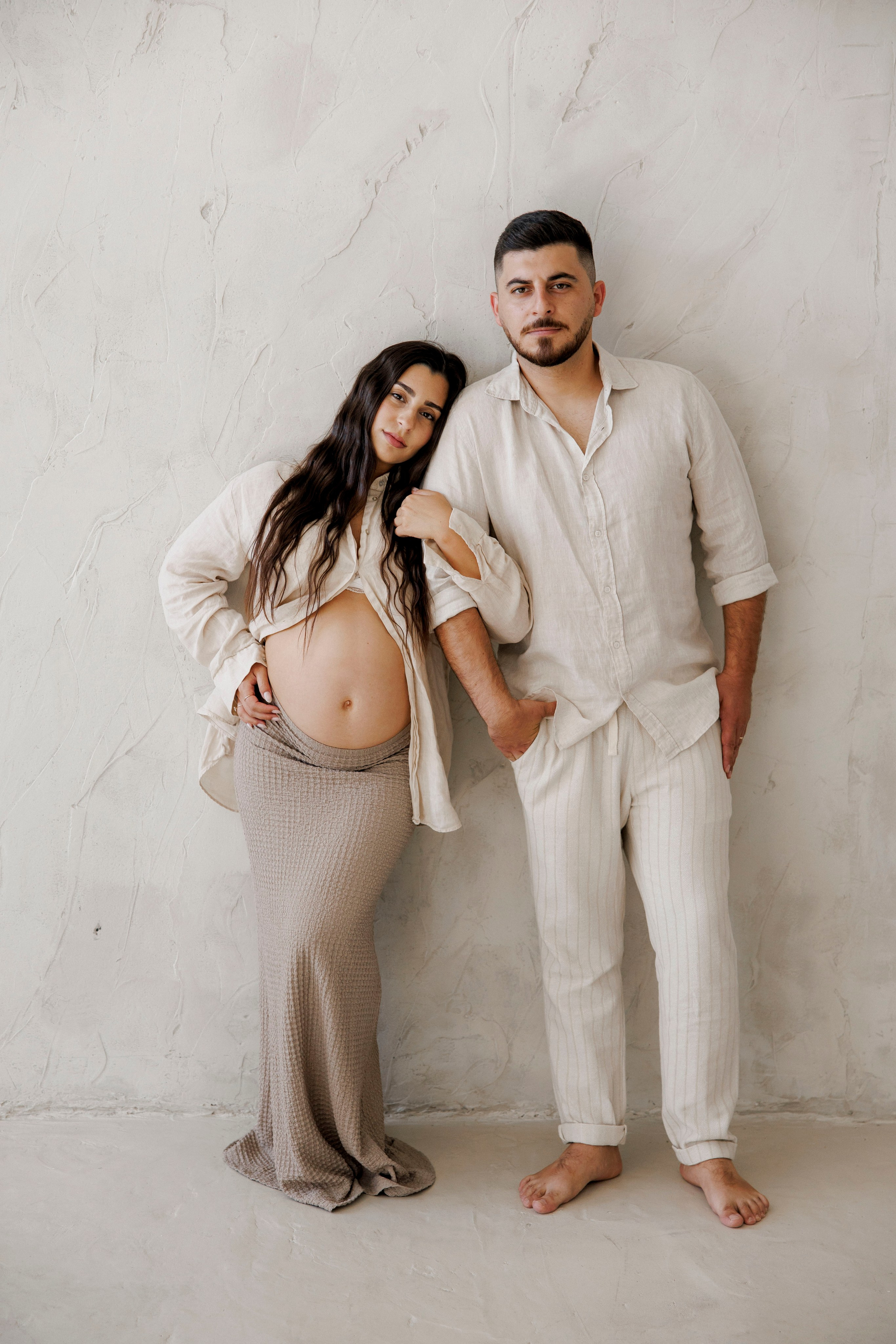 Pregnancy photoshoot inside the Grey Studio. Главная