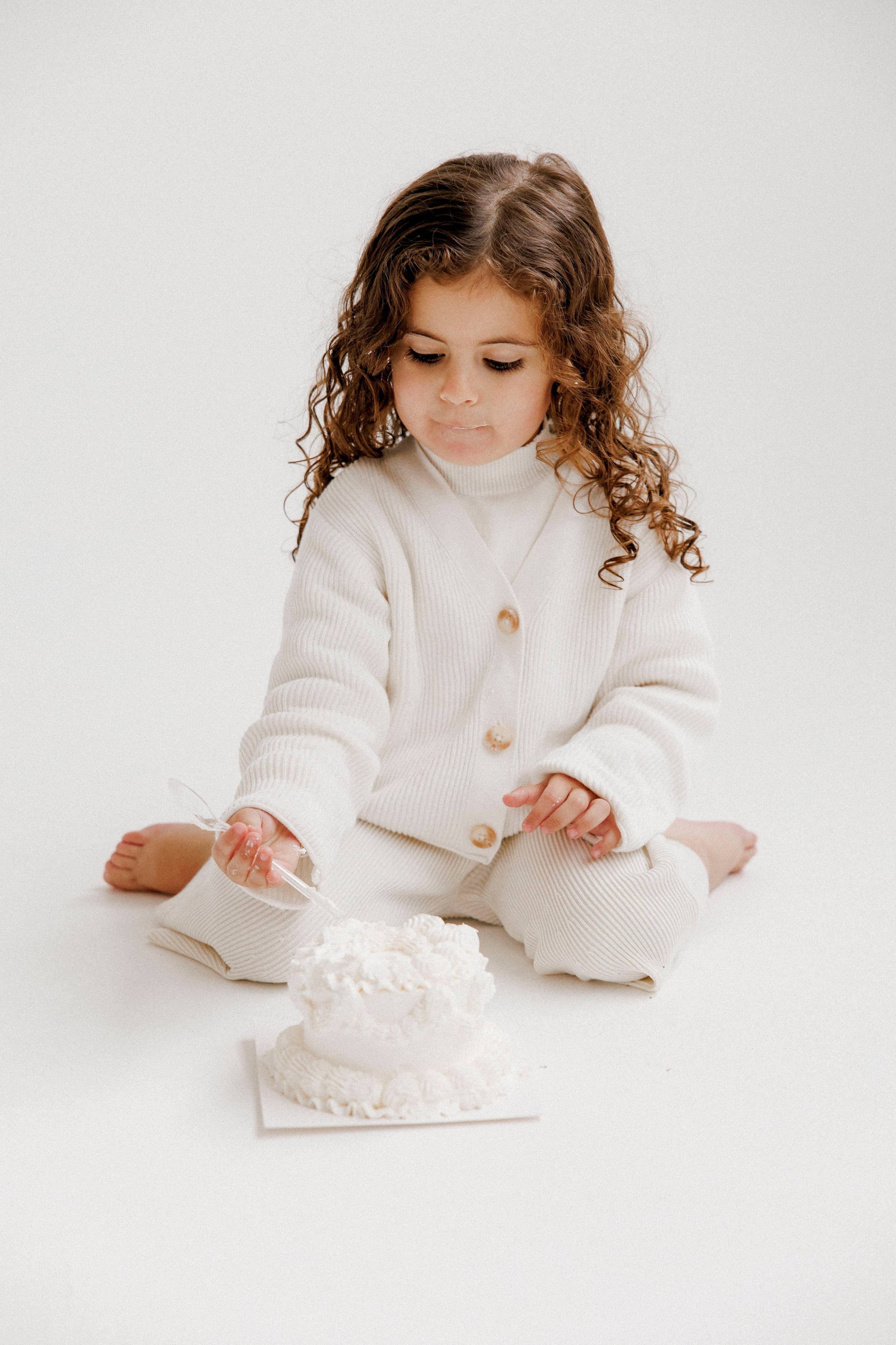 Family photoshoot in White Studio. Wedding and family photographer