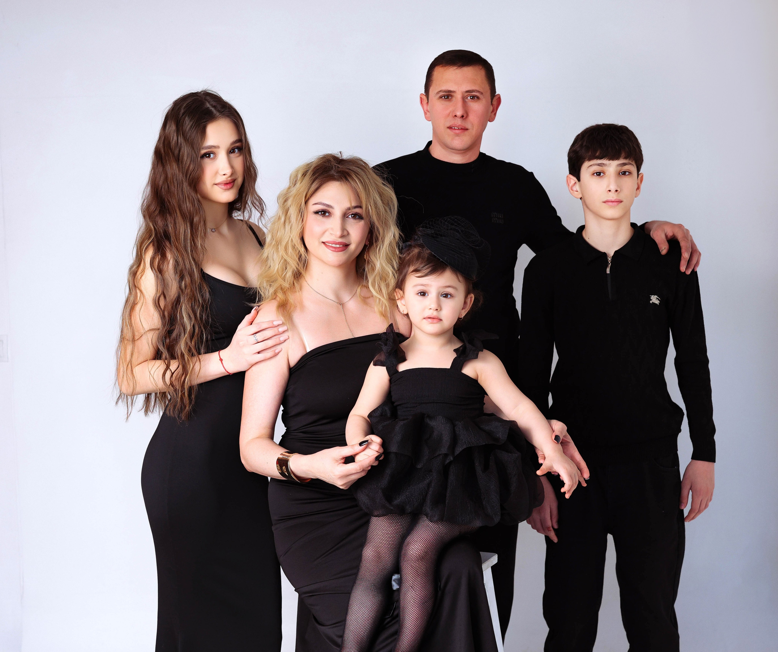 Малышки Антураж