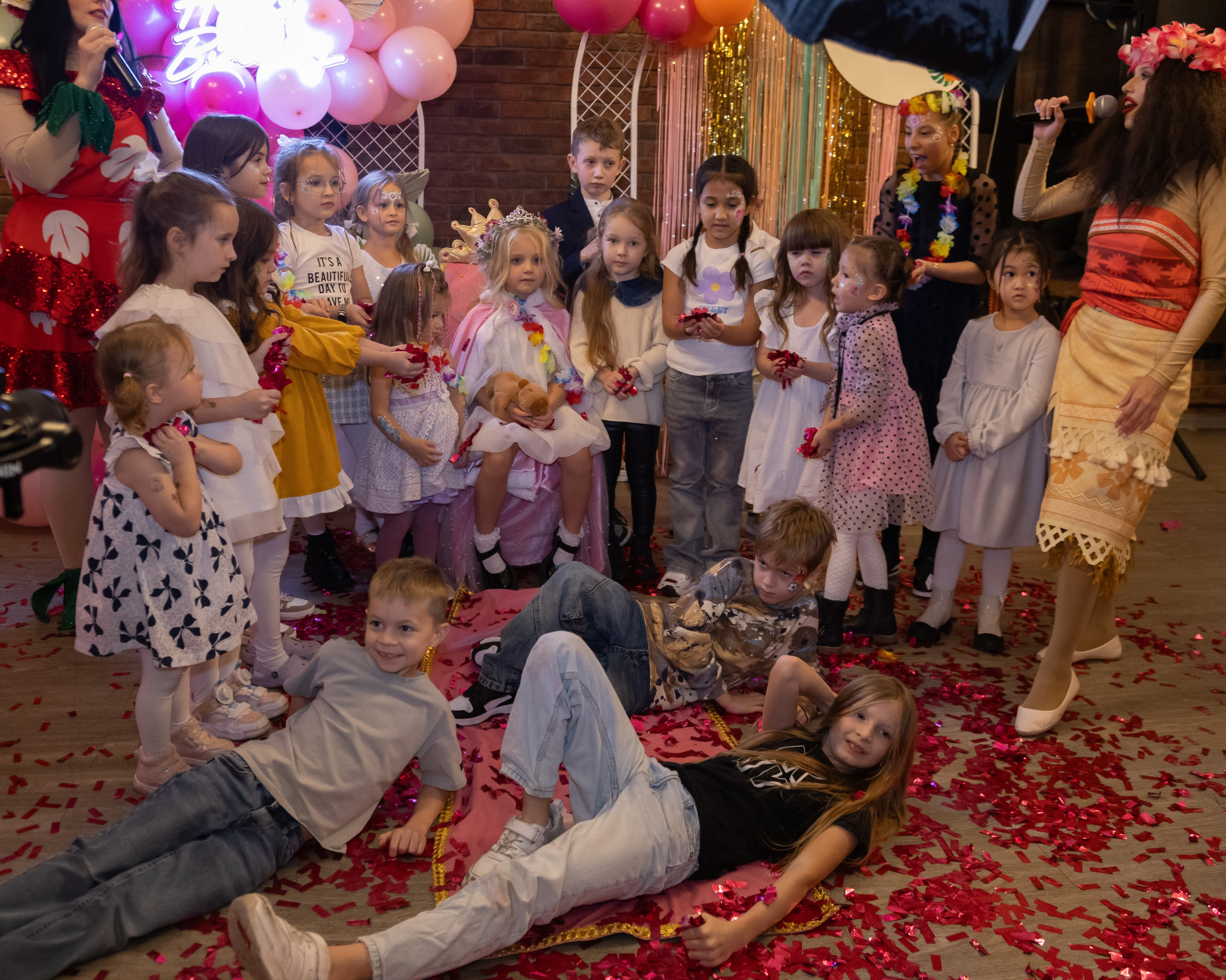 День Рожденья Оливия 7 лет. Портретный Студийный и уличный фотограф Москва. Индивидуальные, Семейные, Беременность, Будуар, Каталог, контент съемки для блога и бизнеса