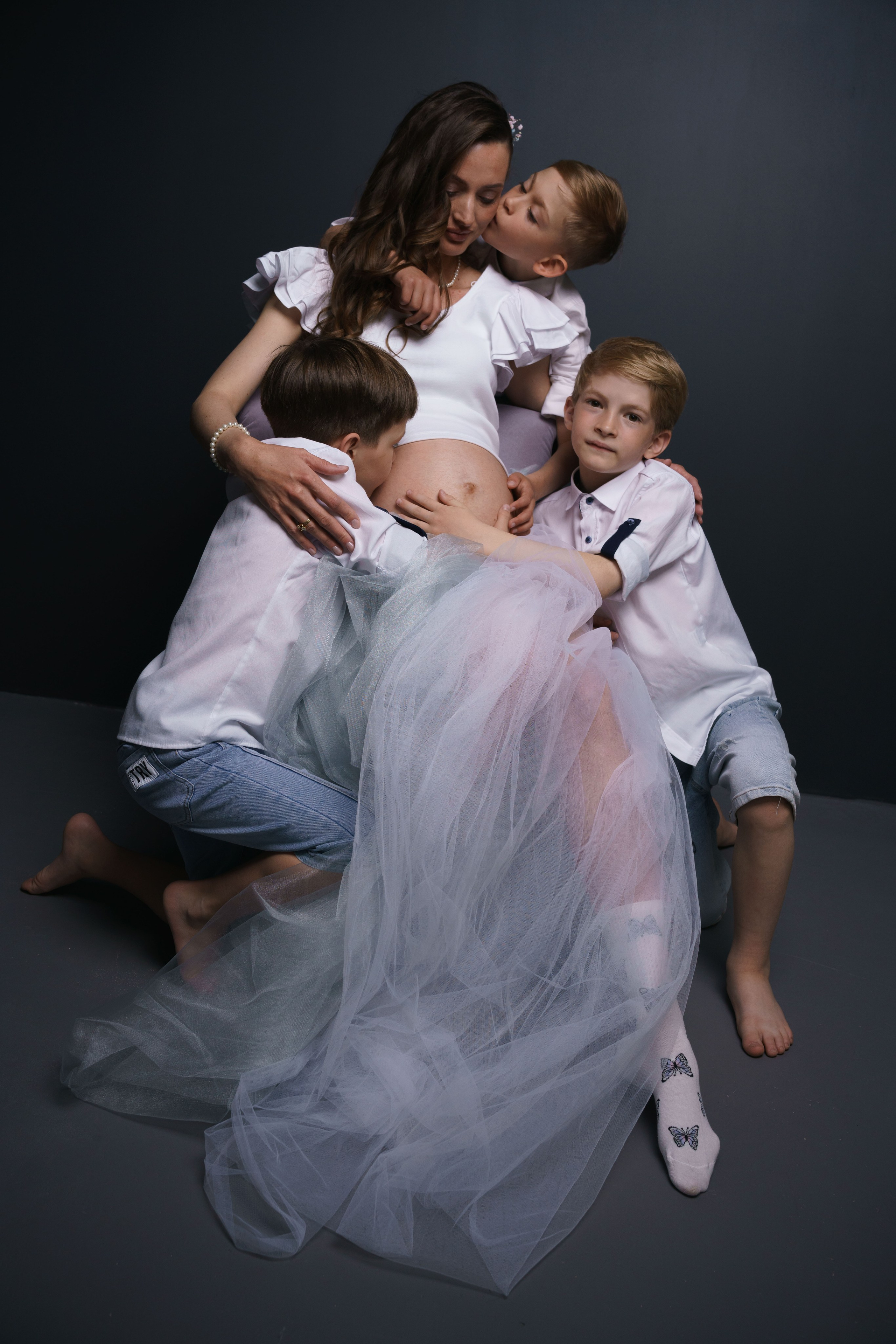 Елена в студии. Семейный фотограф в Омске Александра Яровикова