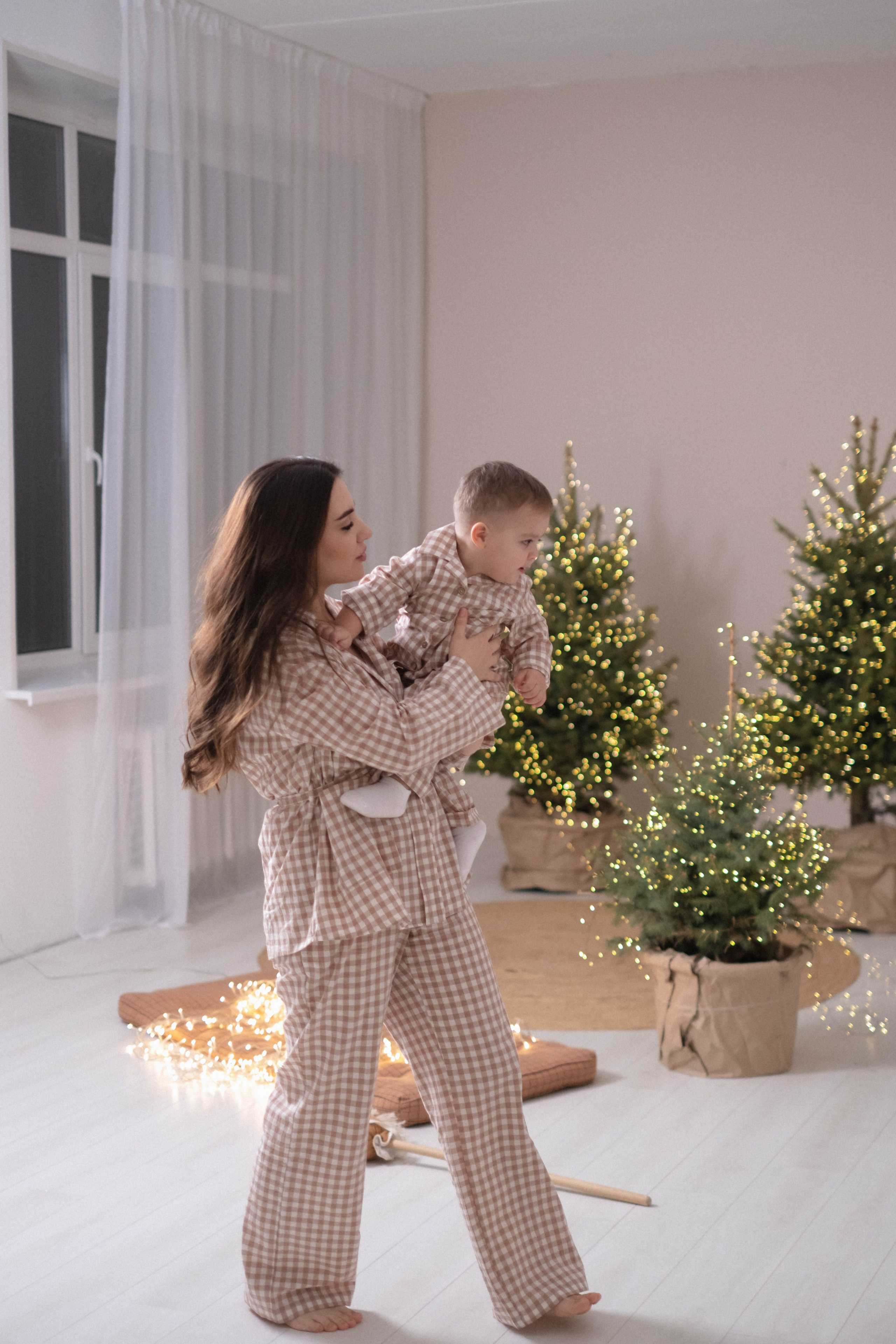 Олеся + Демид + Илья новогодняя. Свадебный и семейный фотограф г. Волгоград Биленко Ангелина