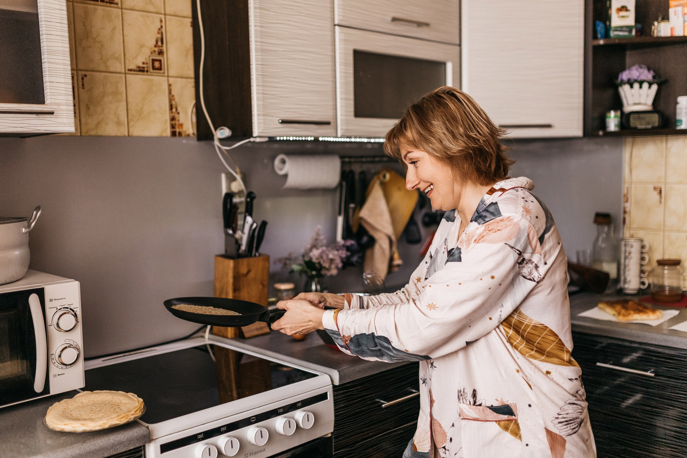 Домашний лайфстайл (утро). Ирина. Июнь 2025. Фотограф Пермь. Свадьбы. Семья и дети, школа, д. сад. Фотокниги