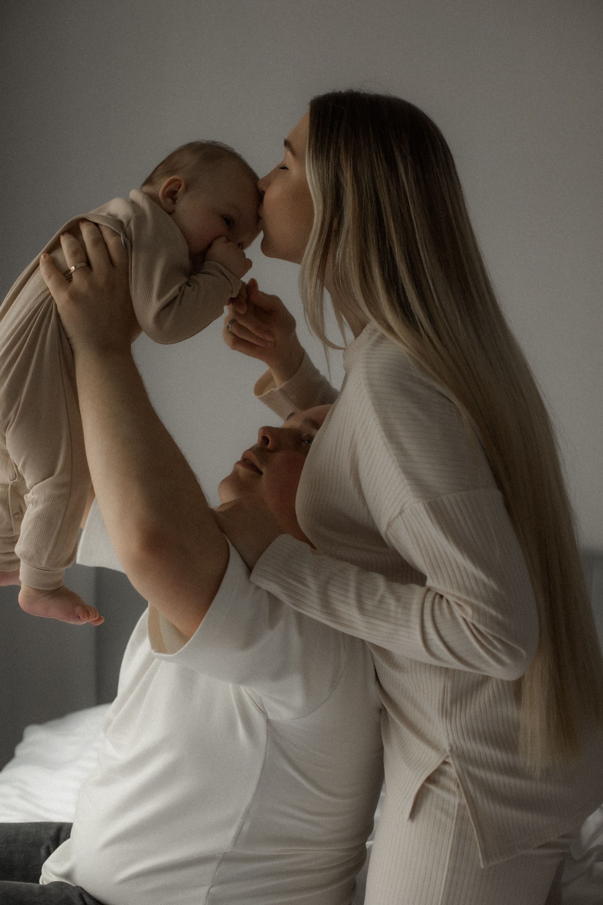 Семейная фотосъемка дома. Фотограф Карпачан Анастасия