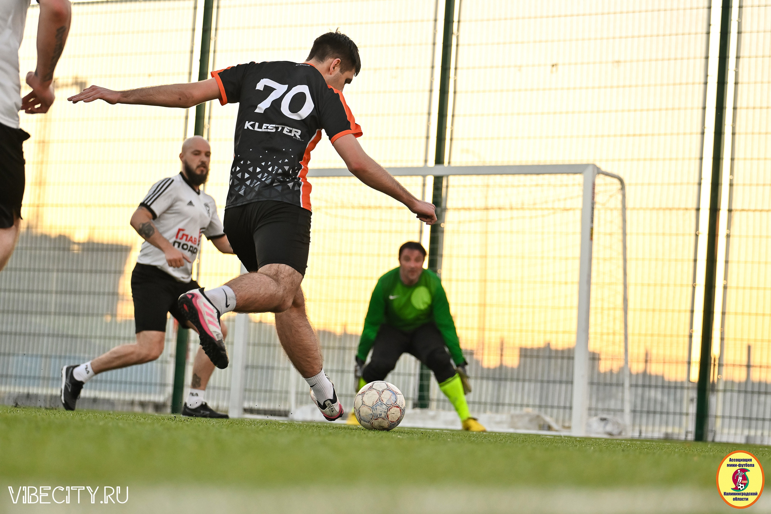 ИГРЫ МИНИ-ФУТБОЛЬНОЙ И КОРПОРАТИВНОЙ ЛИГИ. VIBECITY.RU Вайб Сити Ру Фоторепортажи Фотоотчеты Калининград