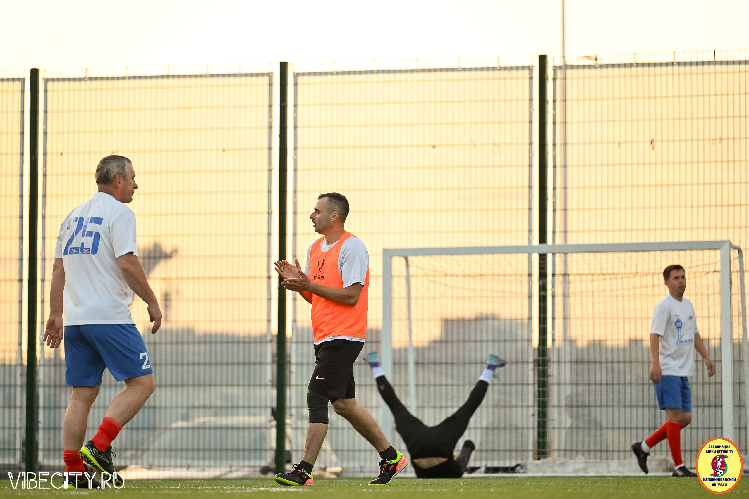 ИГРЫ МИНИ-ФУТБОЛЬНОЙ И КОРПОРАТИВНОЙ ЛИГИ. VIBECITY.RU Вайб Сити Ру Фоторепортажи Фотоотчеты Калининград