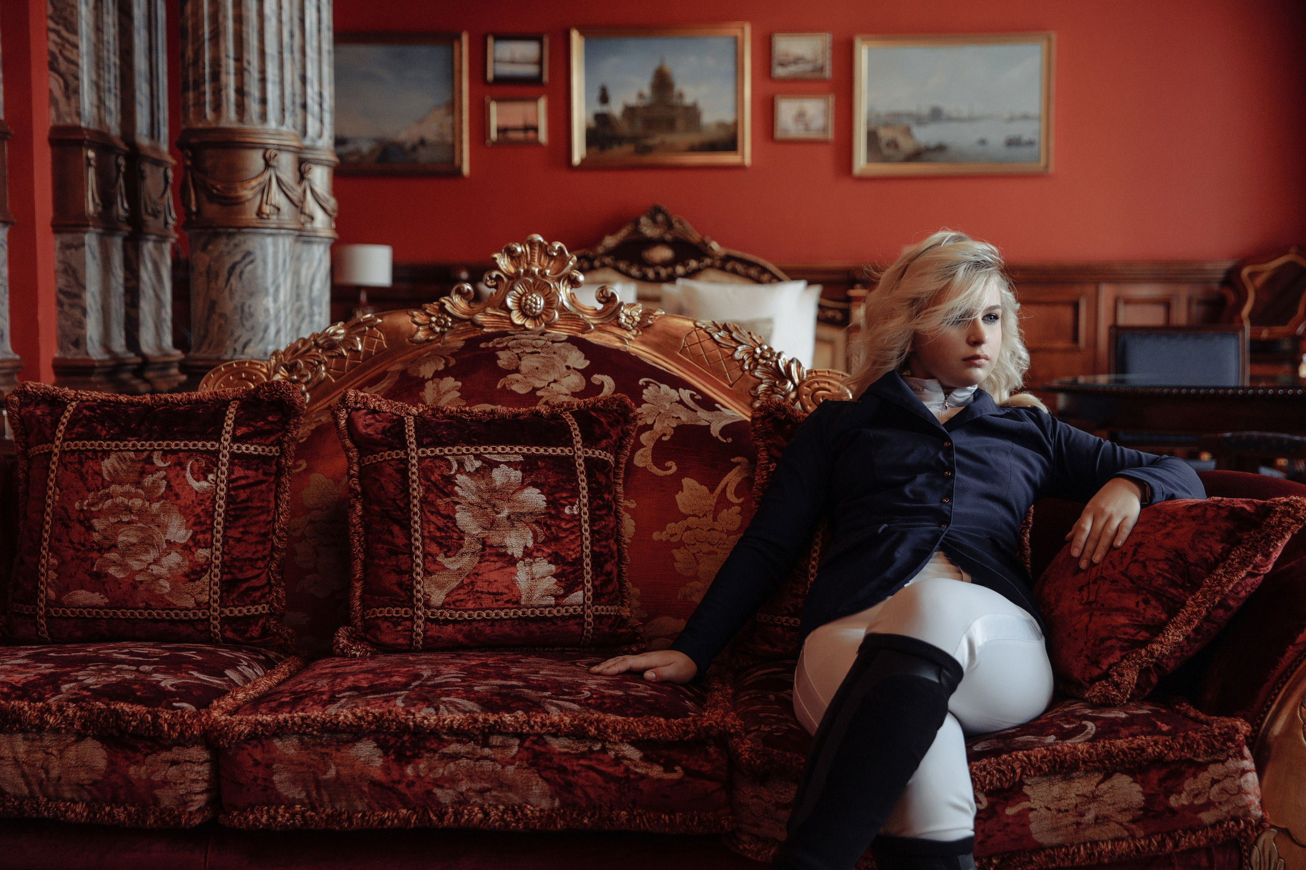 Фотосессия Евы Демидовой во дворце Трезини. Санкт-Петербург. Ева Демидова. Спортсмен по конкуру в Санкт-Петербуре