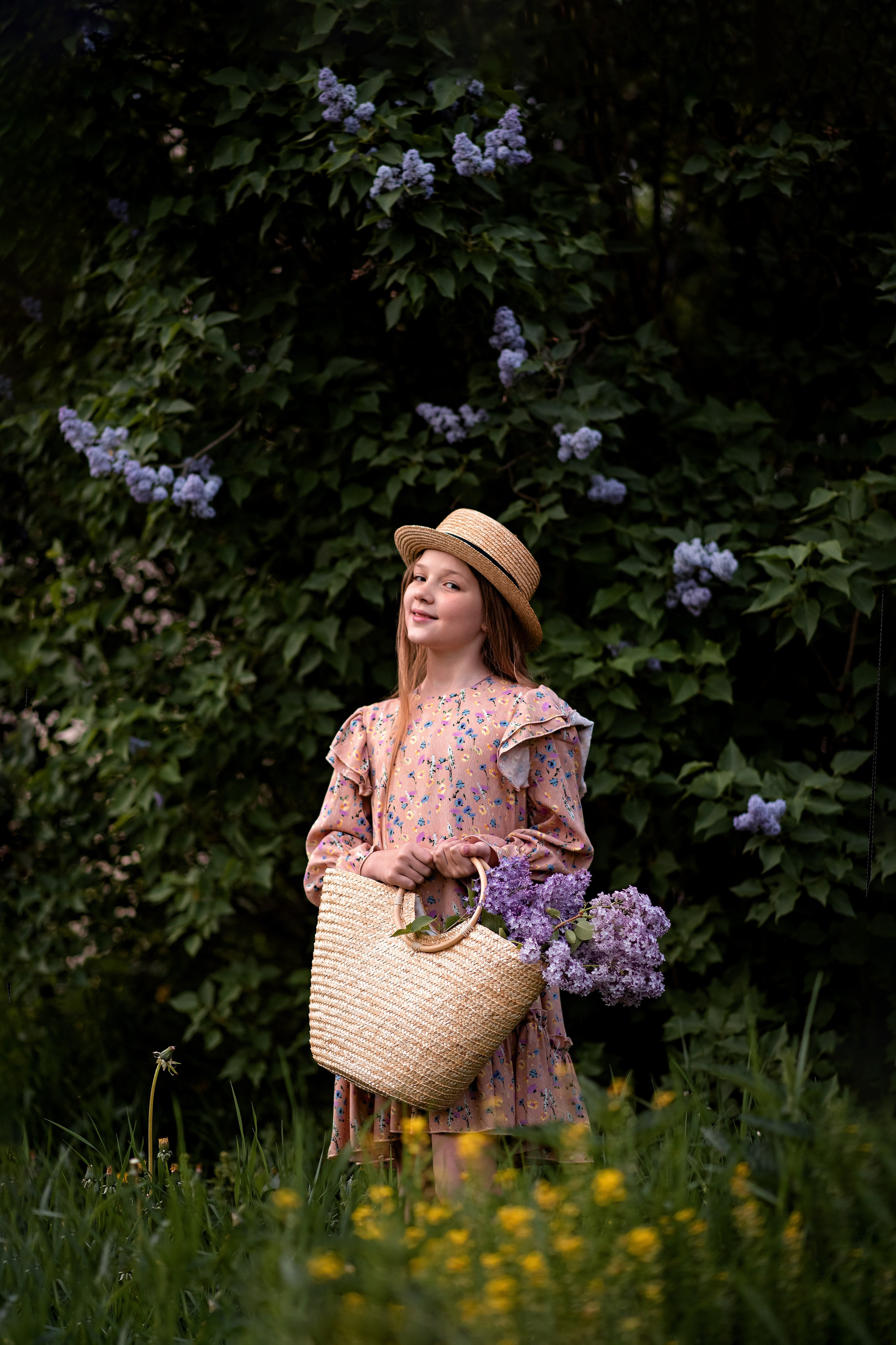 Александра. Фотосессия в цветущей сирени. Семейный и детский фотограф в Туле Светлана Воронкова