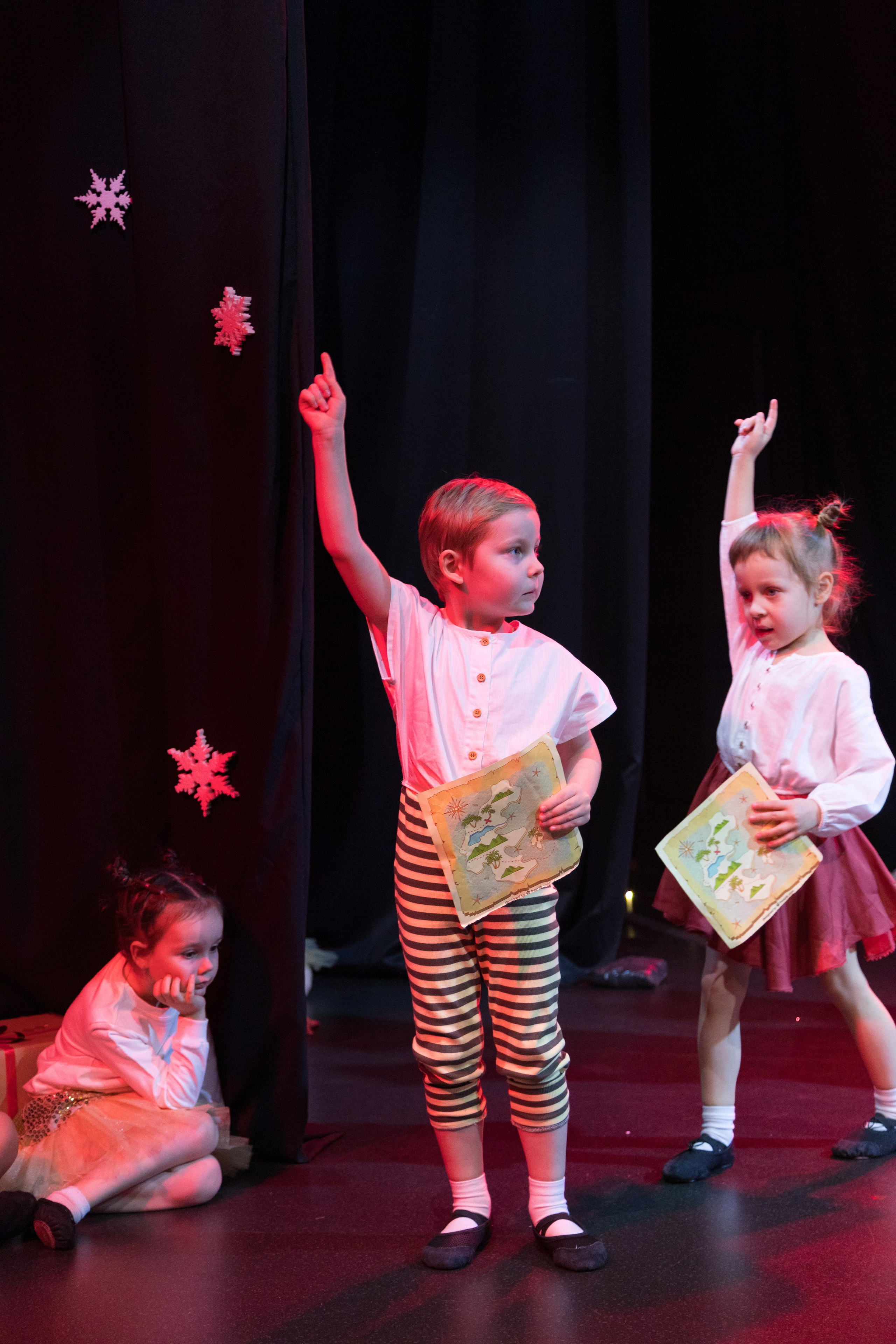Отчетный танцевальный концерт детей 2-7 лет. Детский и контент фотограф Надя Волкова Санкт-Петербург