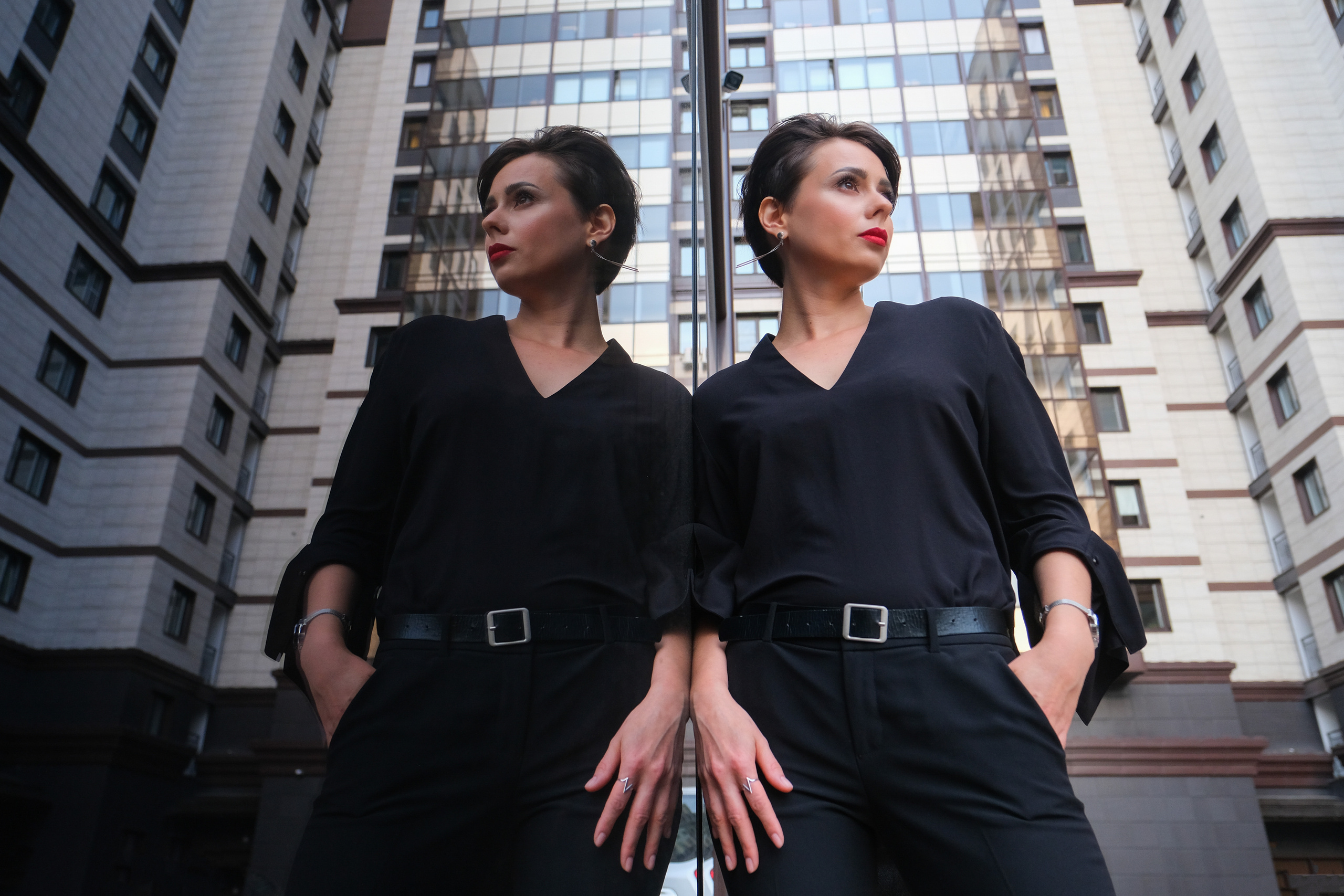 Девушка классический портрет на улице