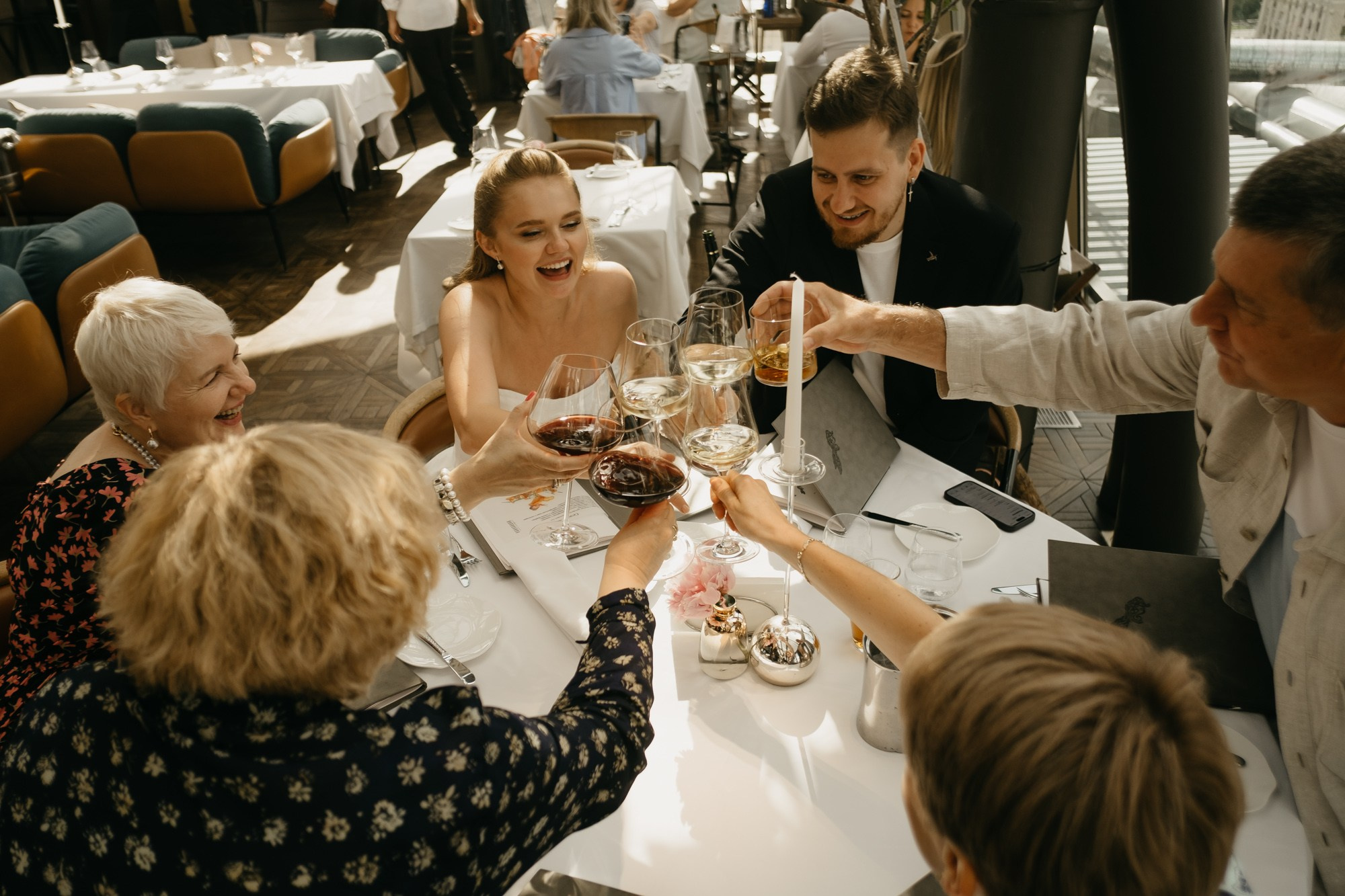 «ты красивый» — «нет, ты!». Свадебный фотограф Александра Тюлякова