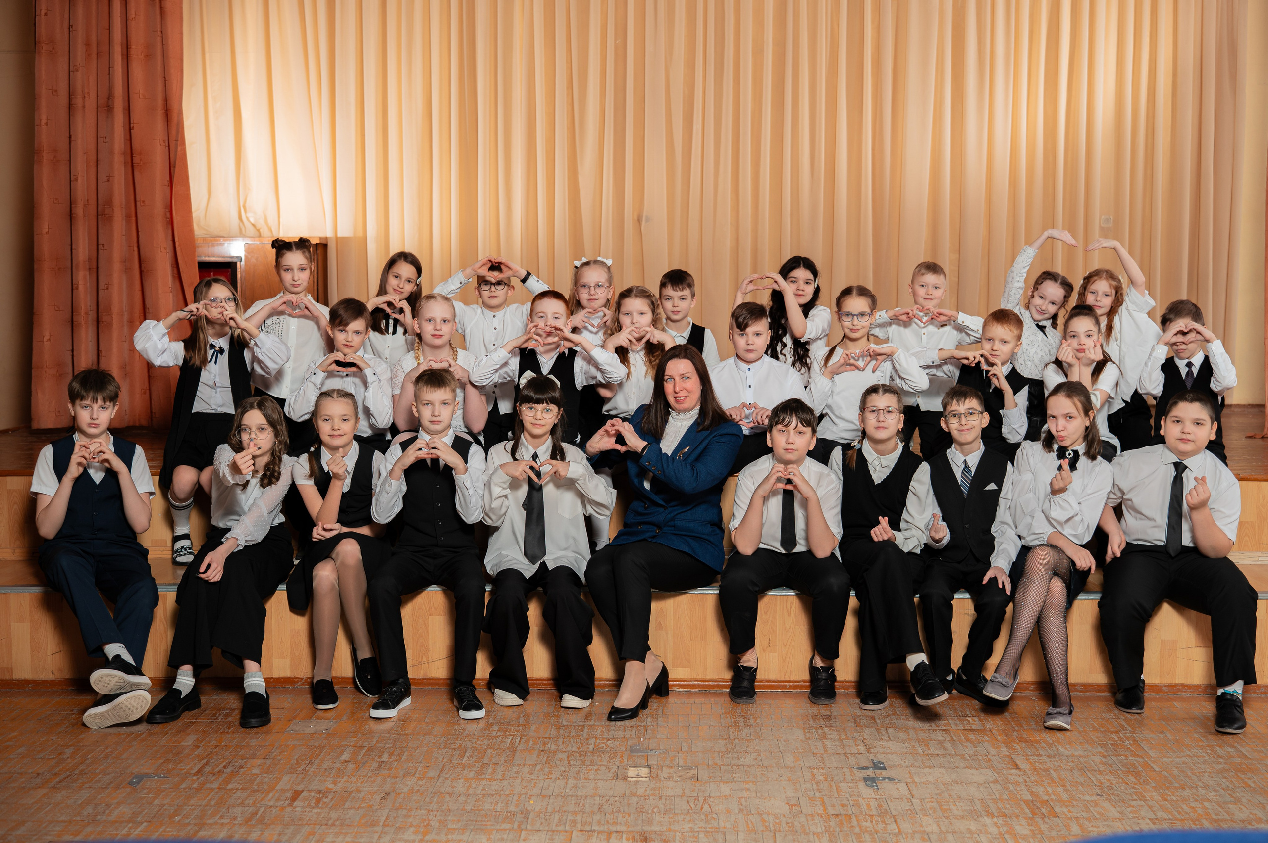 Современные выпускные альбомы / Киров. Фотограф/видеоограф в Санкт-Петербурге Денисов Иван