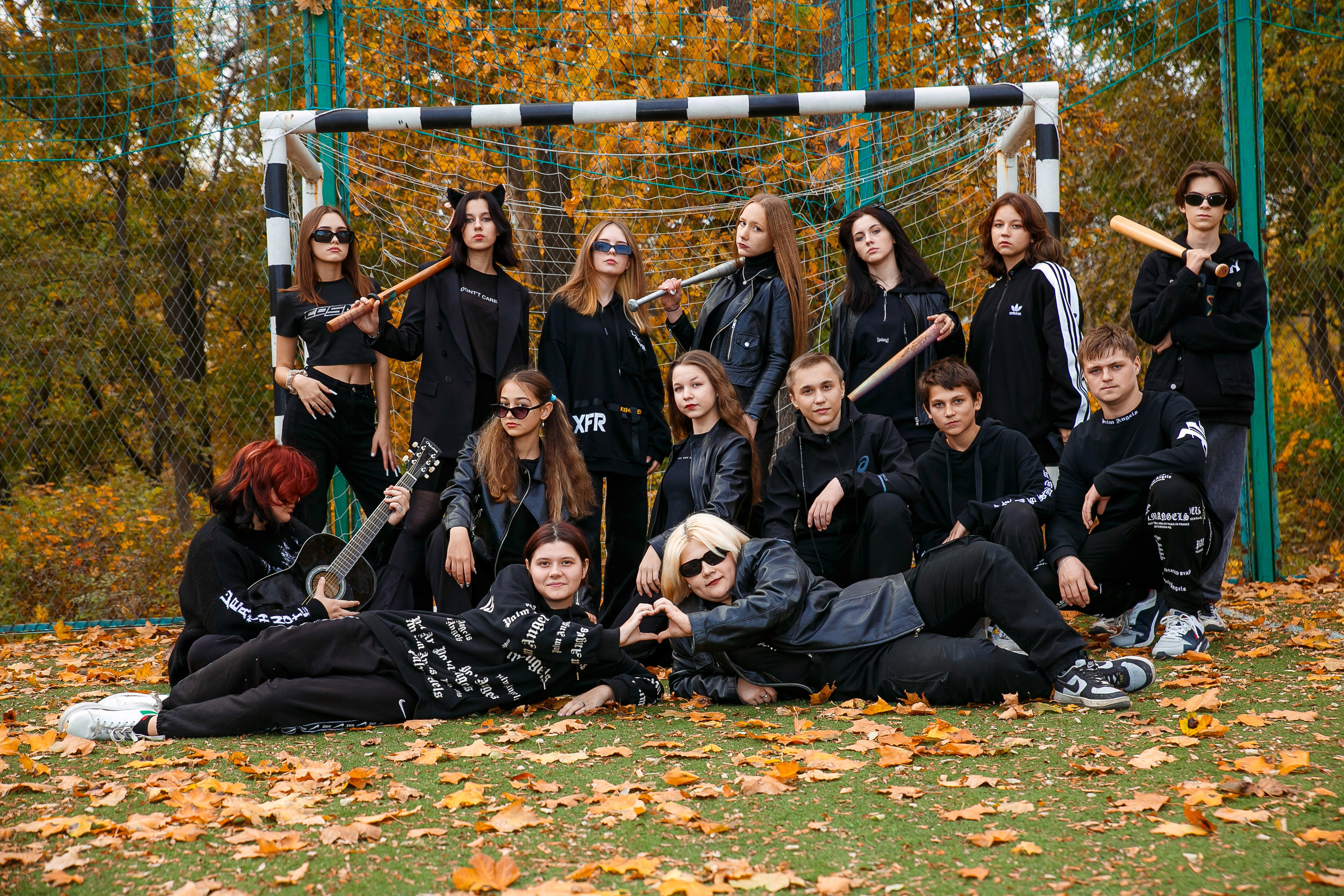 ЛЮДИ В ЧЕРНОМ. Выпускные альбомы в Донецке и ДНР. Фотограф Донецк и ДНР