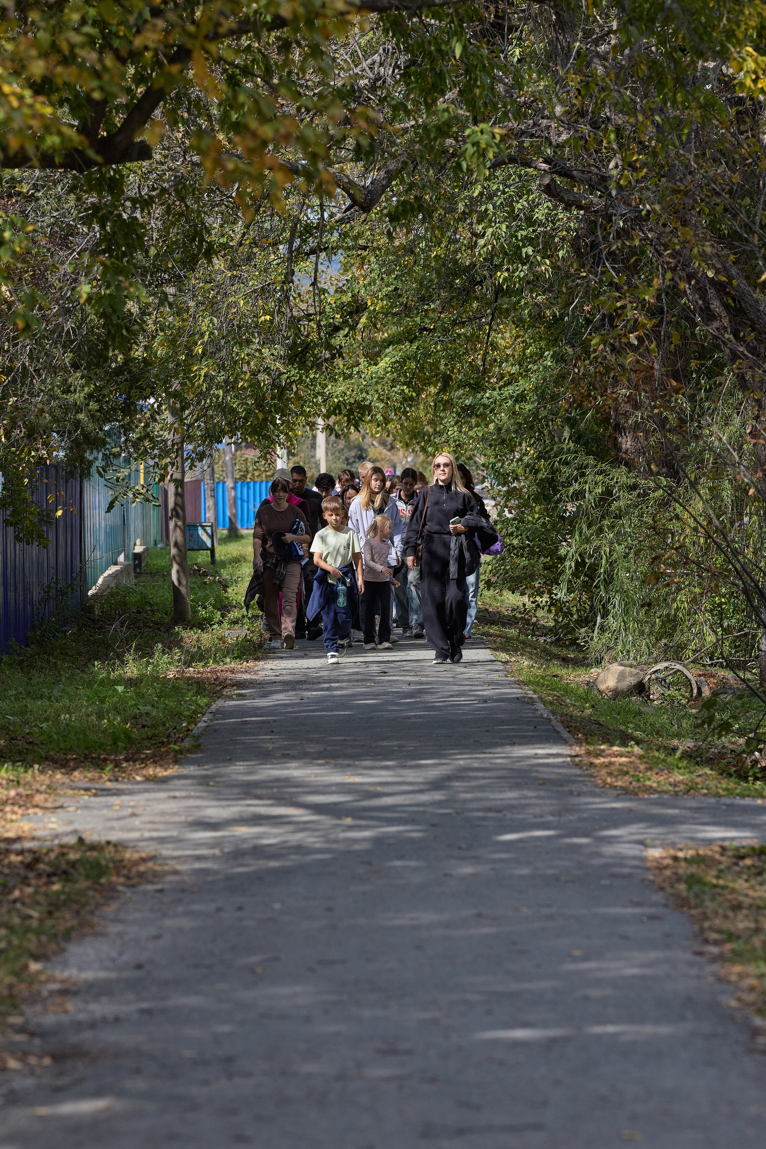Жители Партизанского округа идут на финальную точку маршрута 10 000 шагов к жизни в селе Владимиро-Александровское