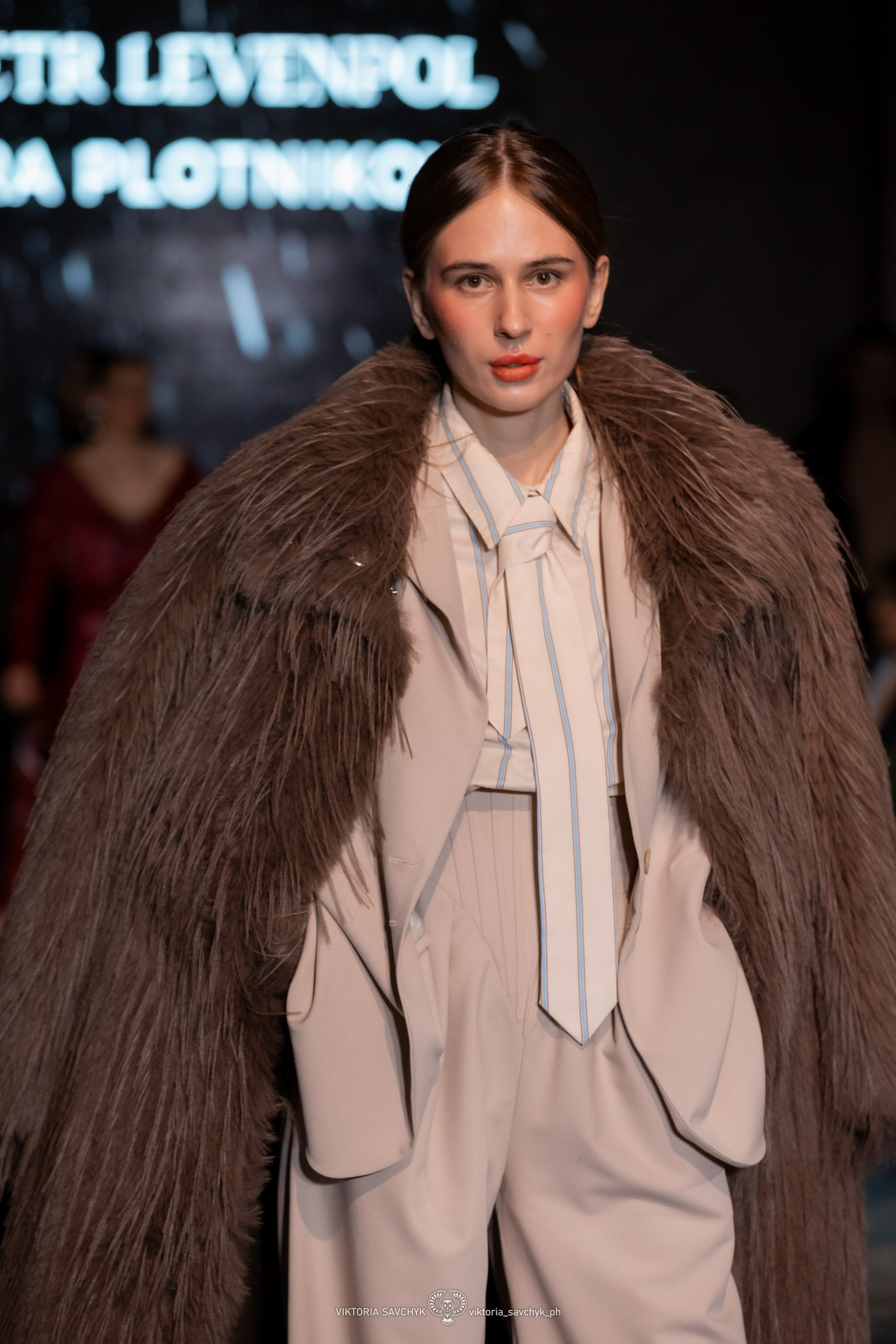 Подиум Rostov Fashion Show 2025. Осень-зима. Фотограф в Ростов-на-Дону Виктория Савчук