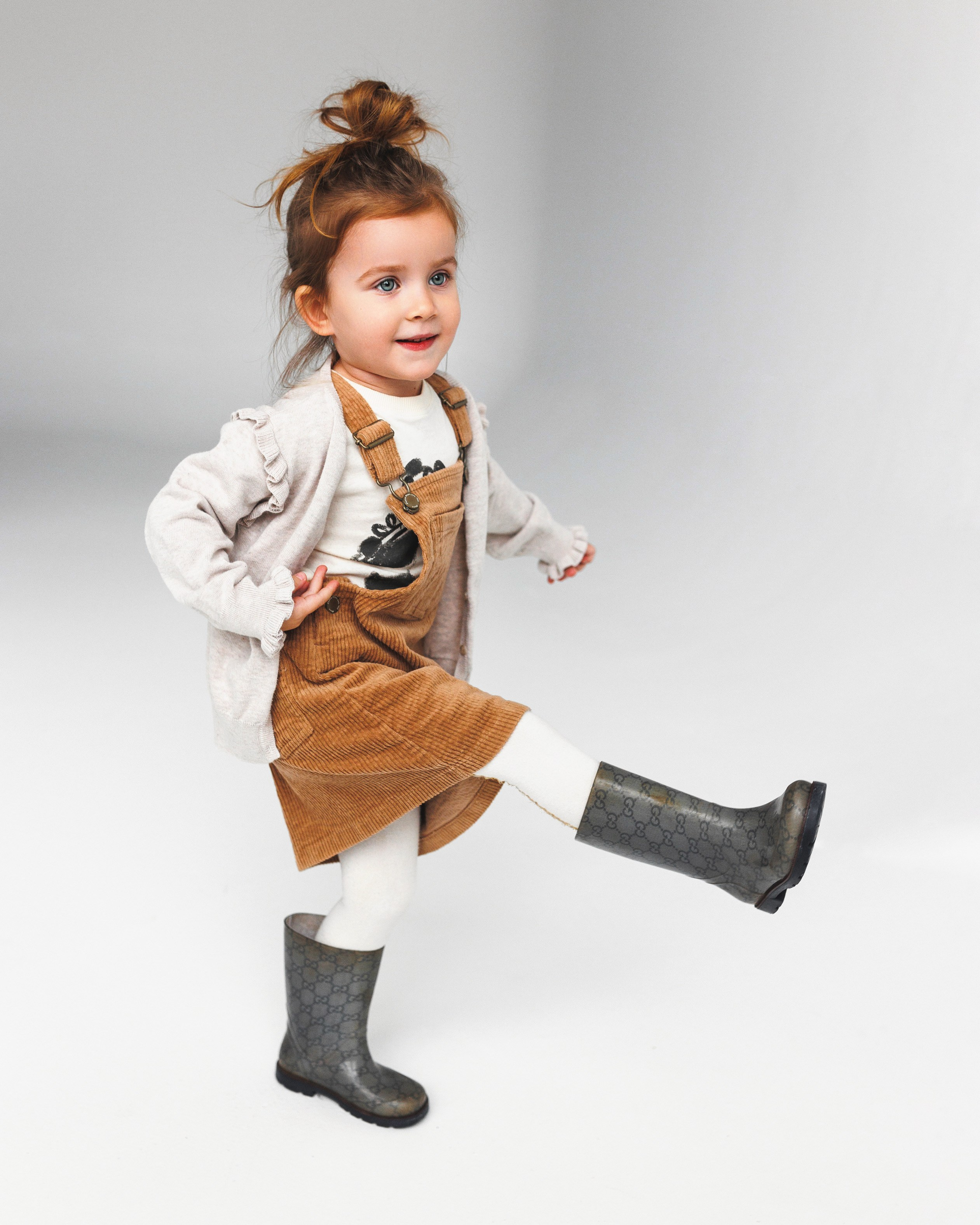 Детская фотосессия. Первая съемка Матильды в студии