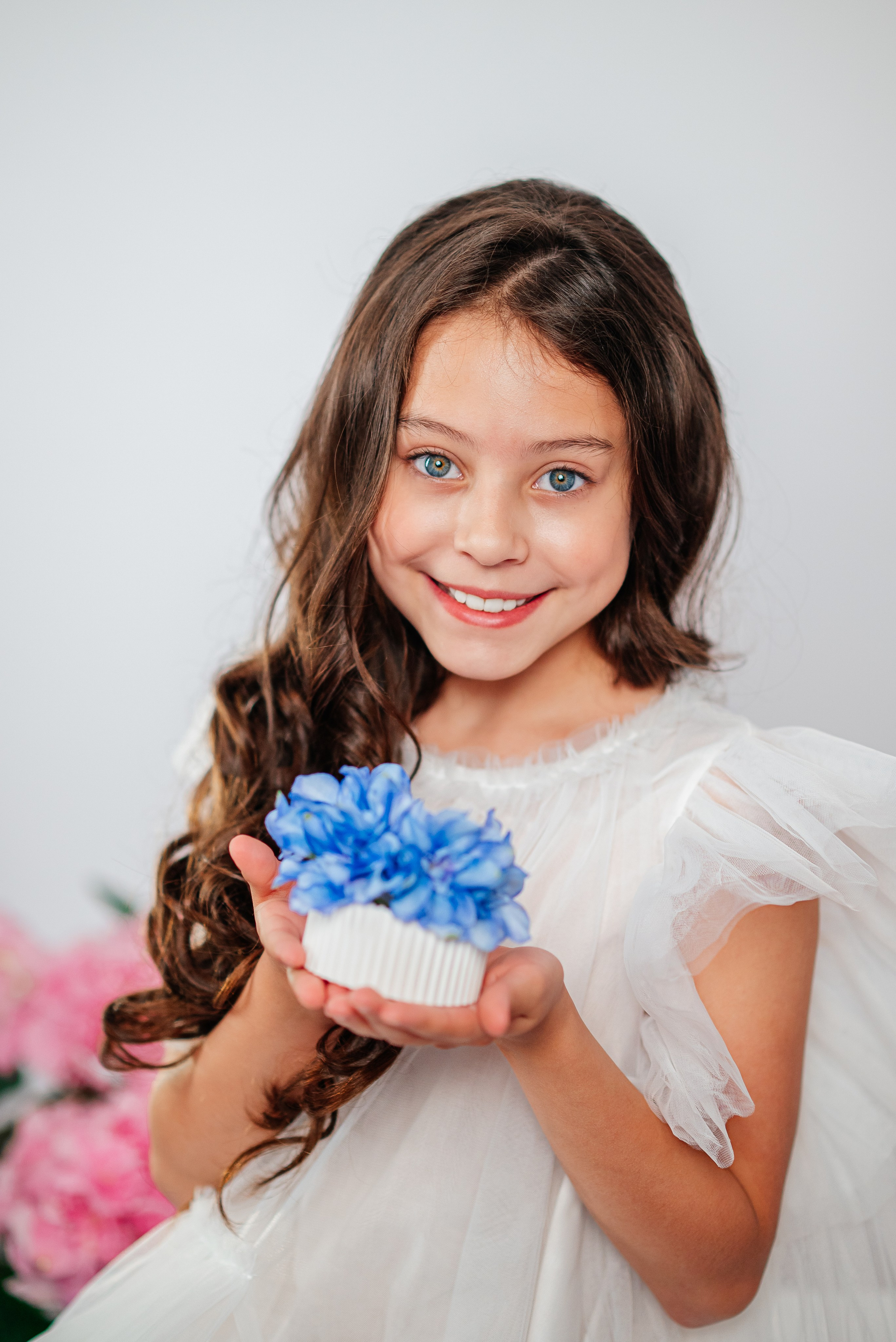 Вероника и гортензии. Семейный фотограф в Краснодаре